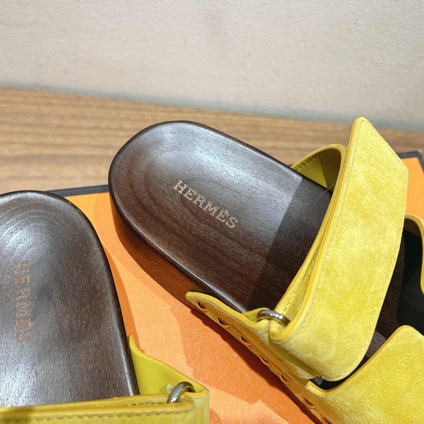 HM Men's Chypre Slide Yellow Suede 550928