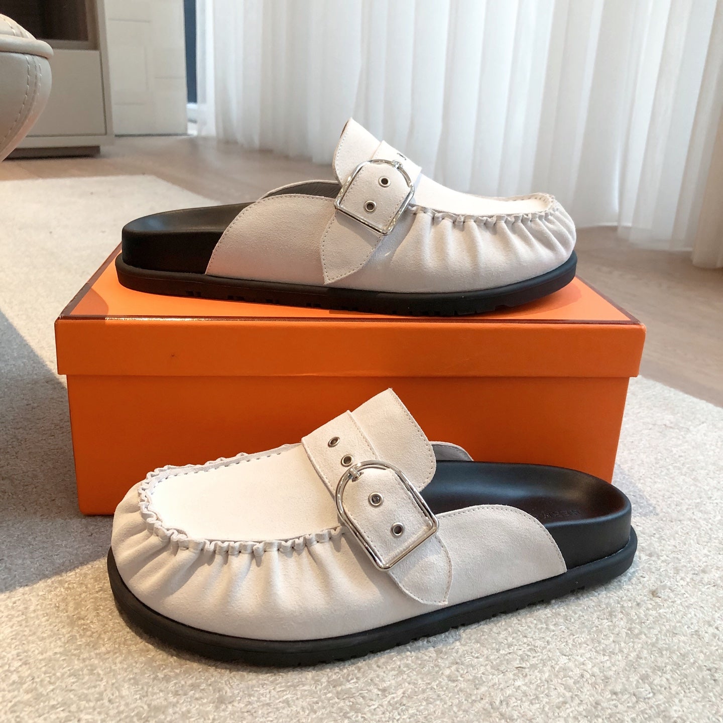 HM Men's 25 Key Mule White Suede 582062