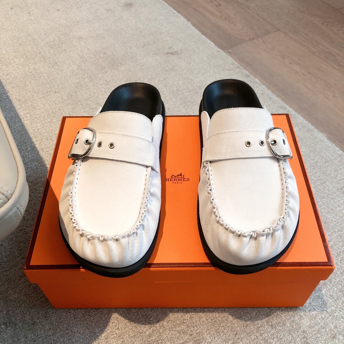 HM Men's 25 Key Mule White Suede 582062