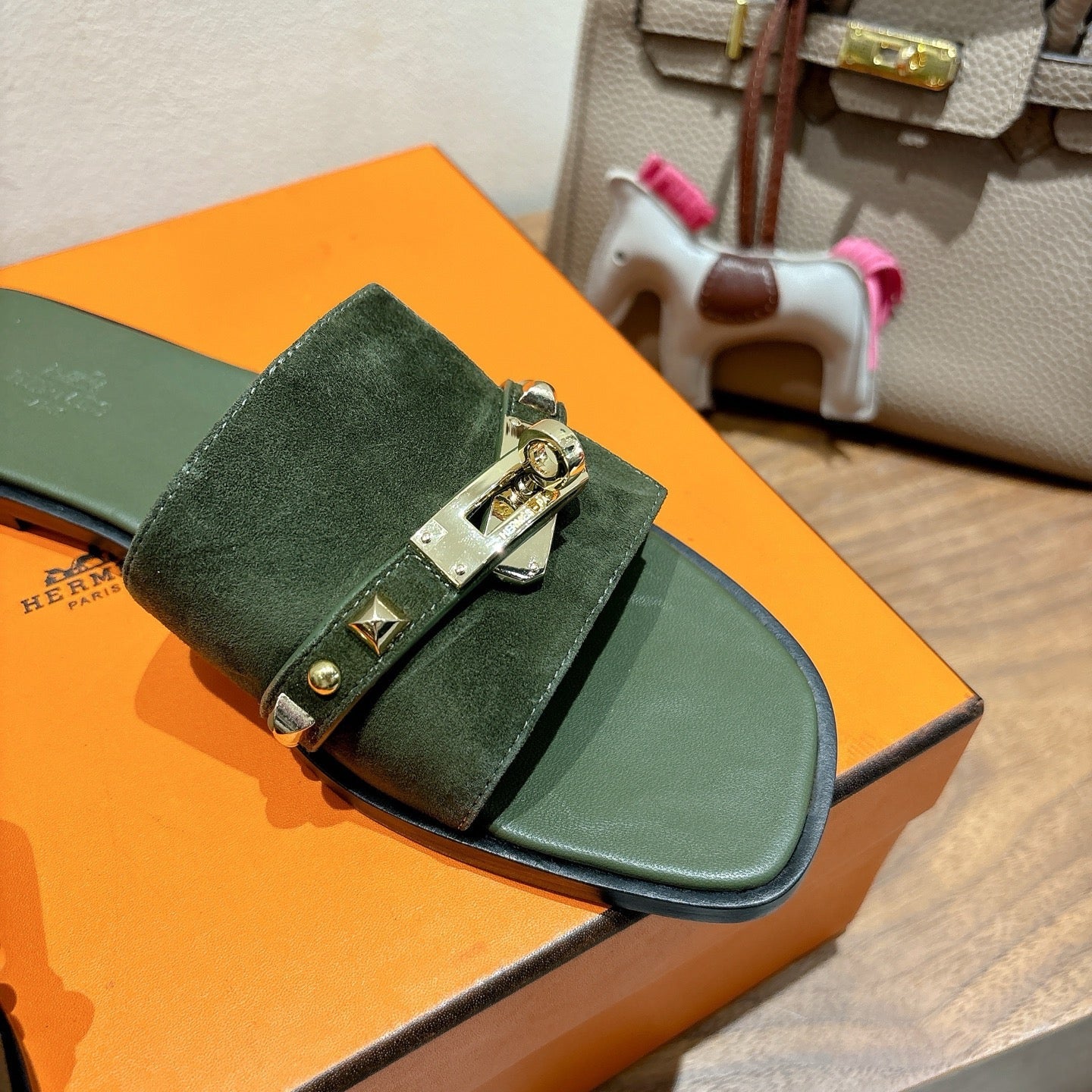 HM 25 Giulia Dark Green Suede