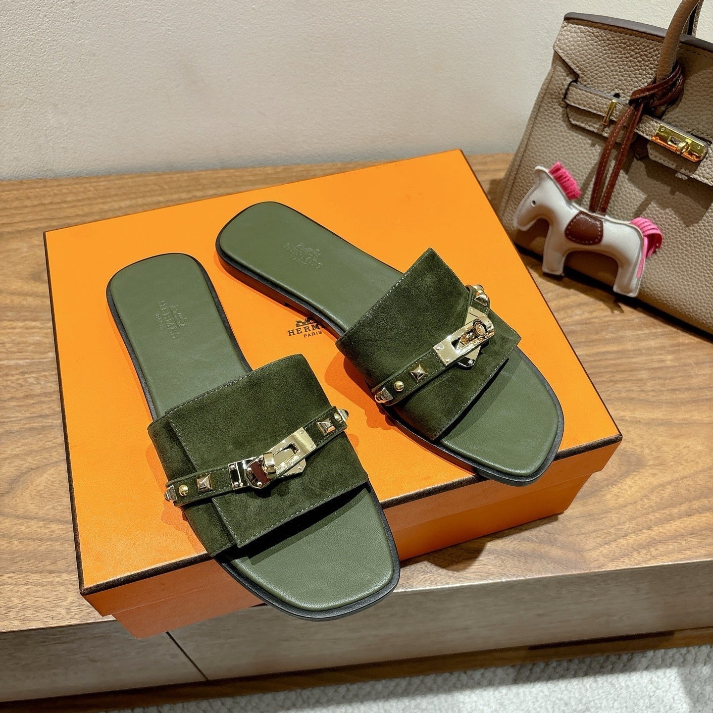 HM 25 Giulia Dark Green Suede