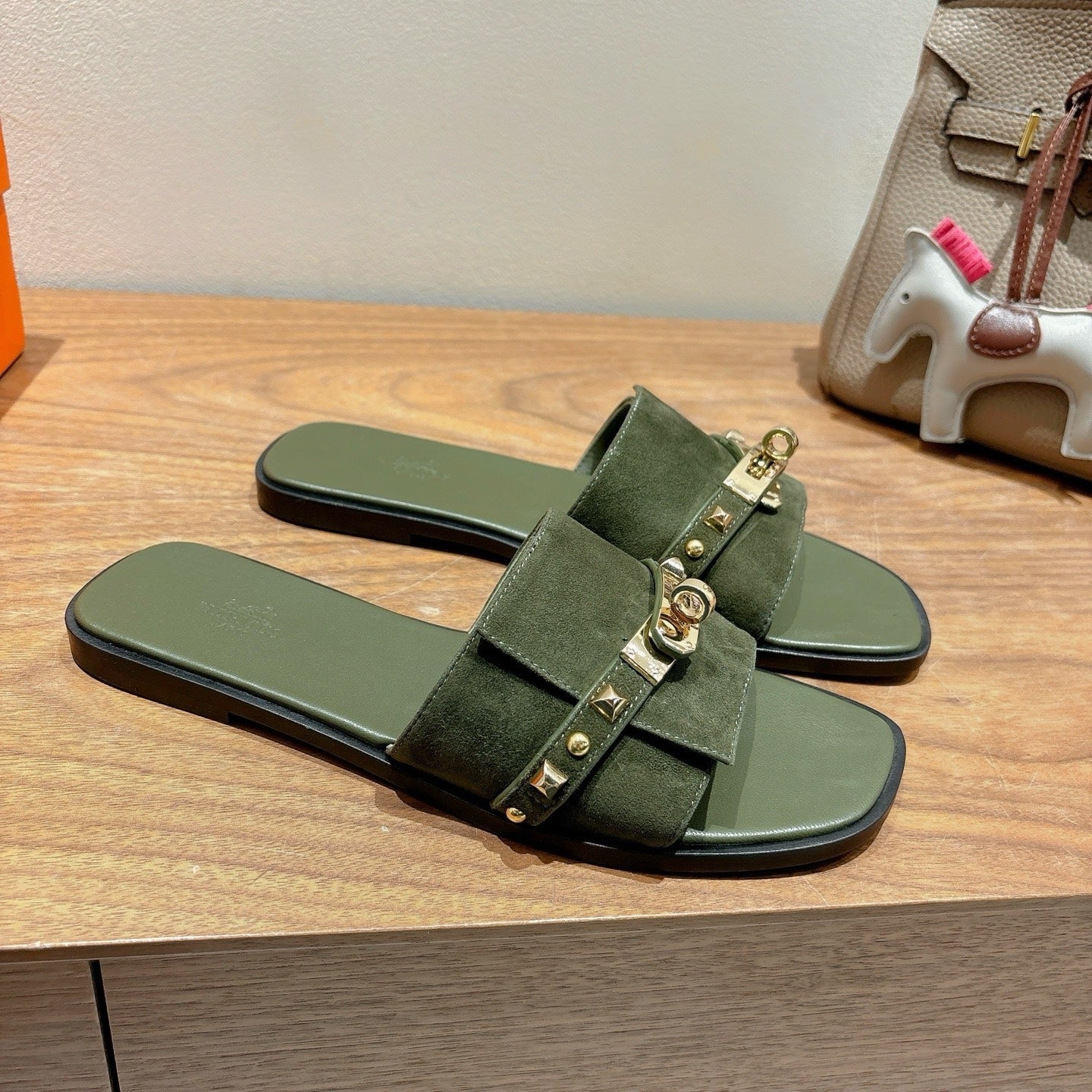 HM 25 Giulia Dark Green Suede