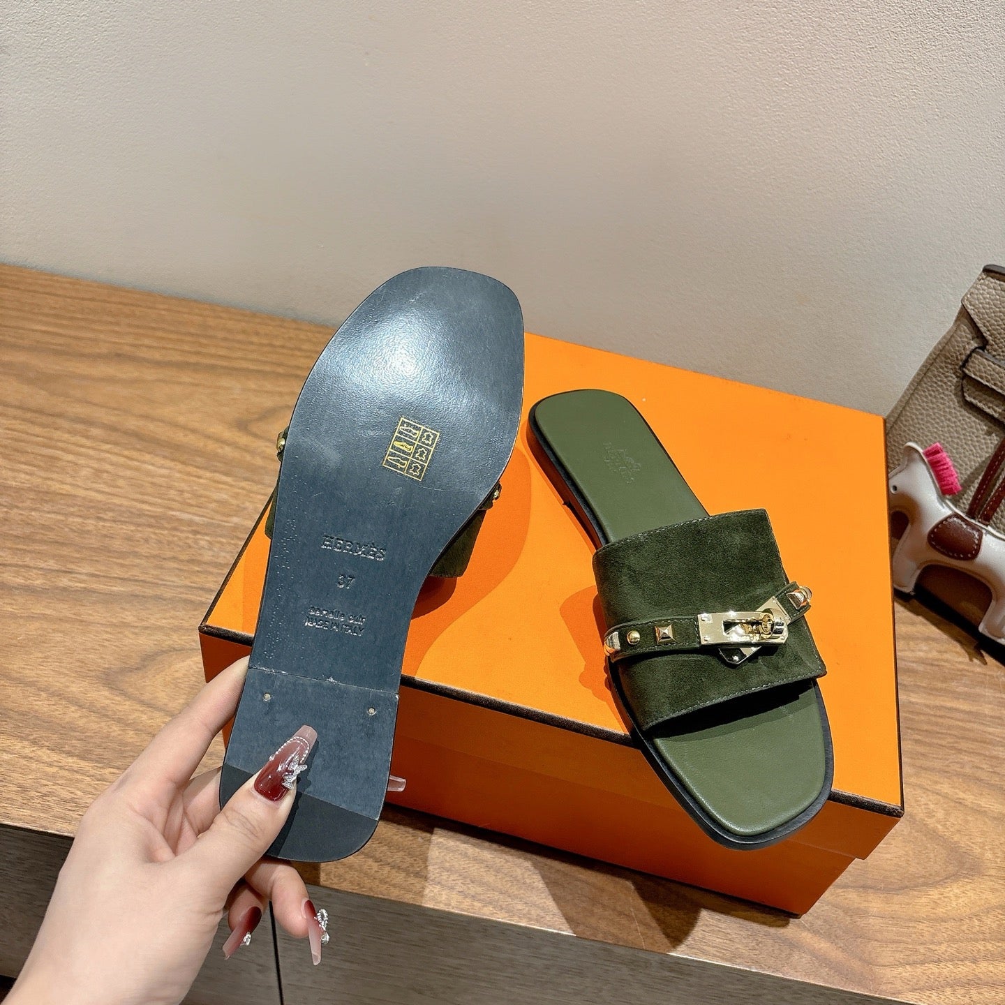 HM 25 Giulia Dark Green Suede