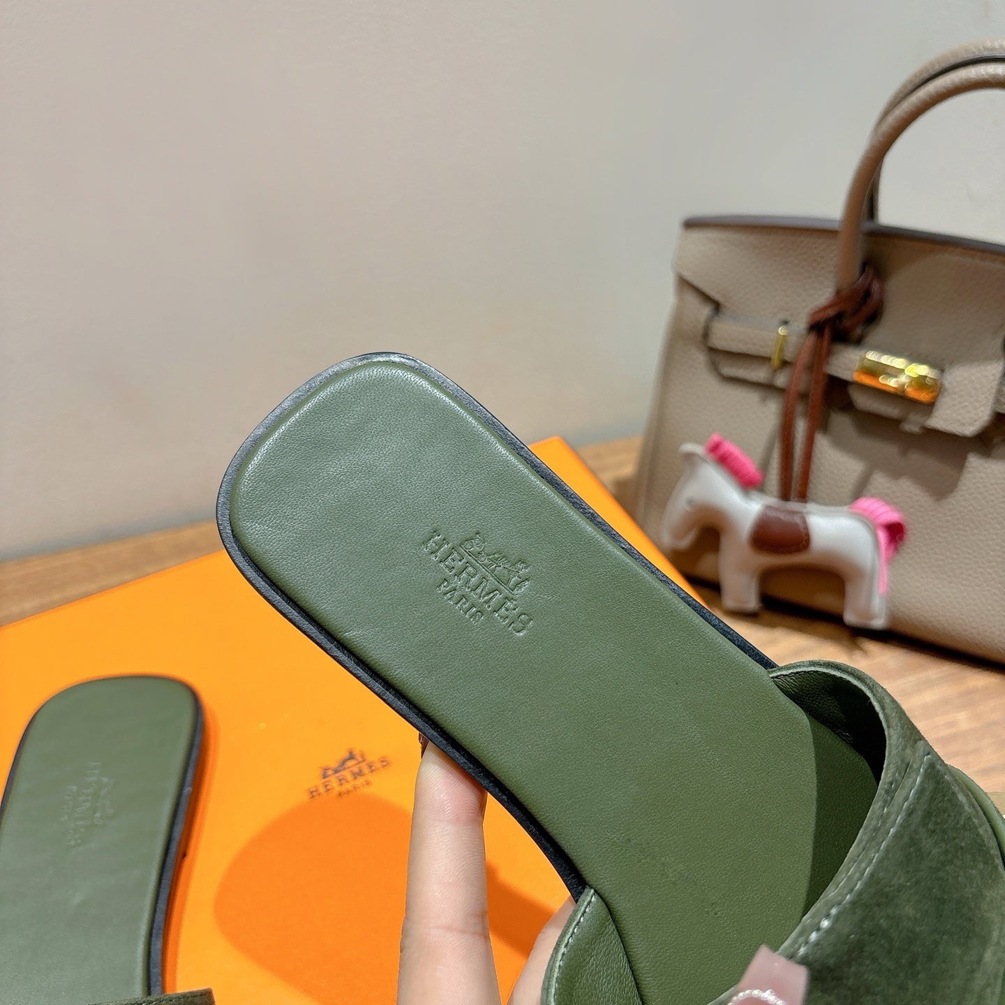 HM 25 Giulia Dark Green Suede