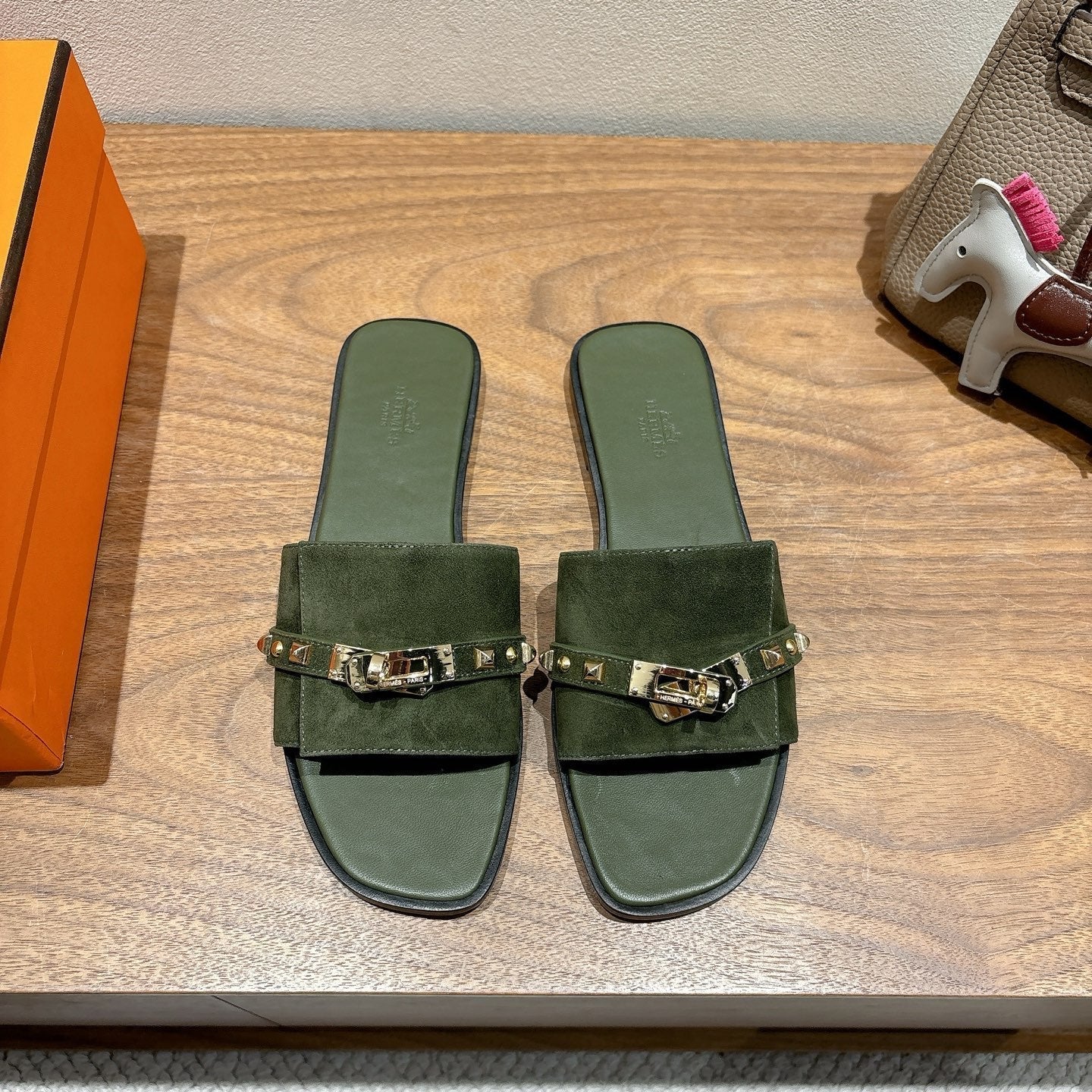 HM 25 Giulia Dark Green Suede