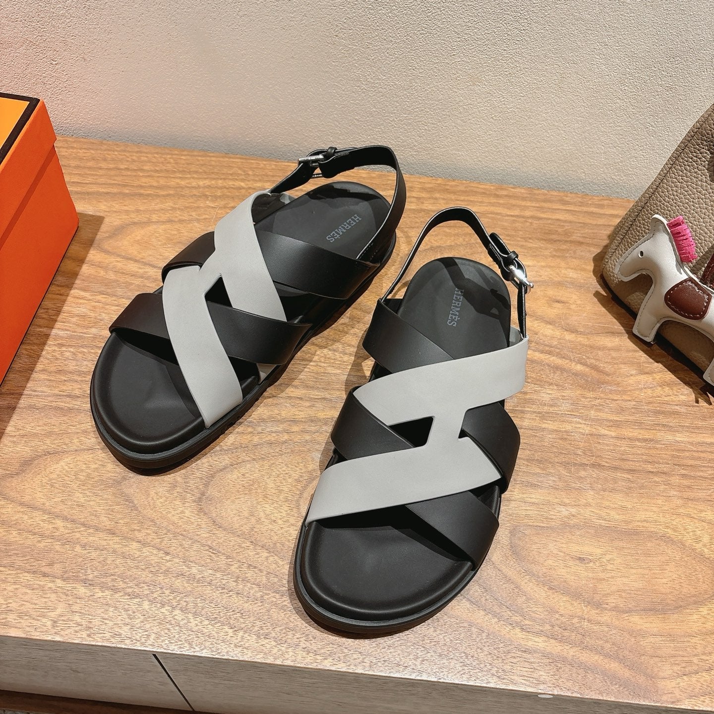 HM 25 Heracles Sandal Black Grey Calfskin