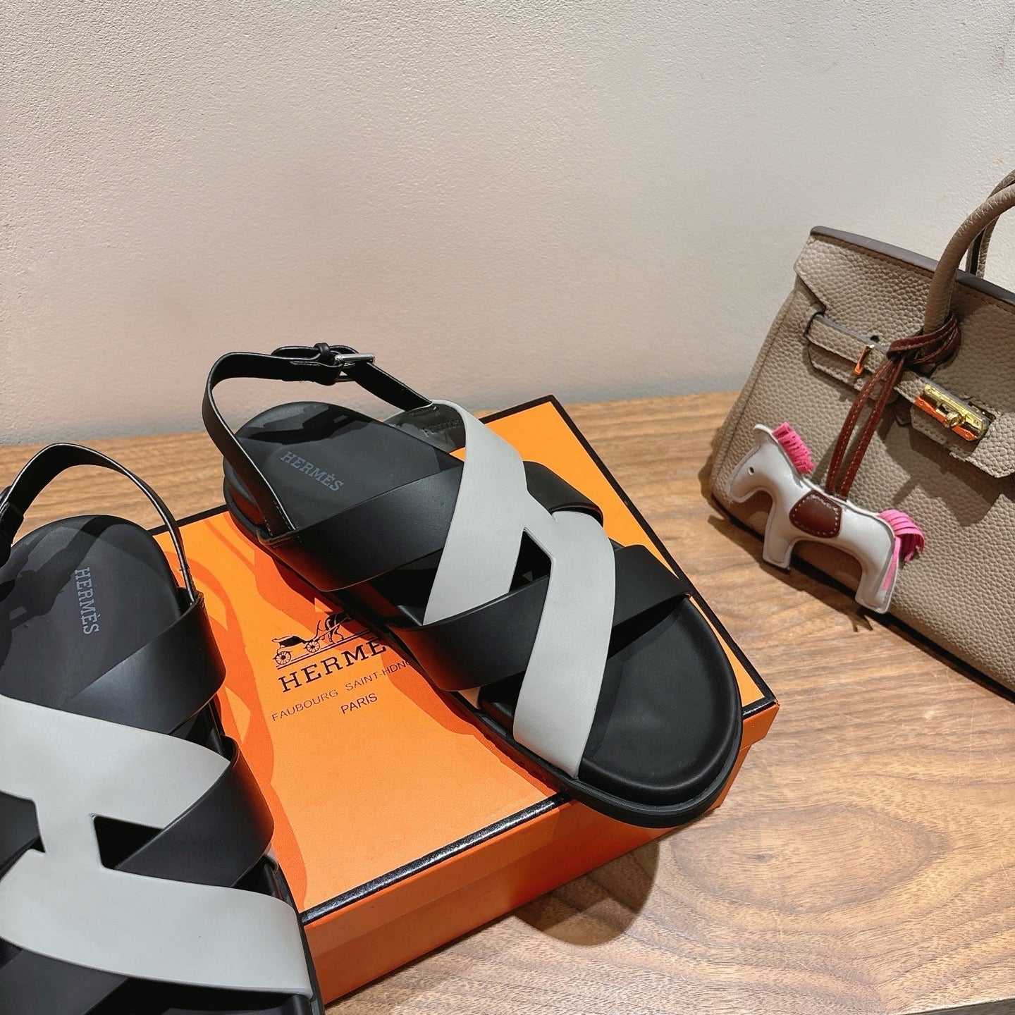 HM 25 Heracles Sandal Black Grey Calfskin