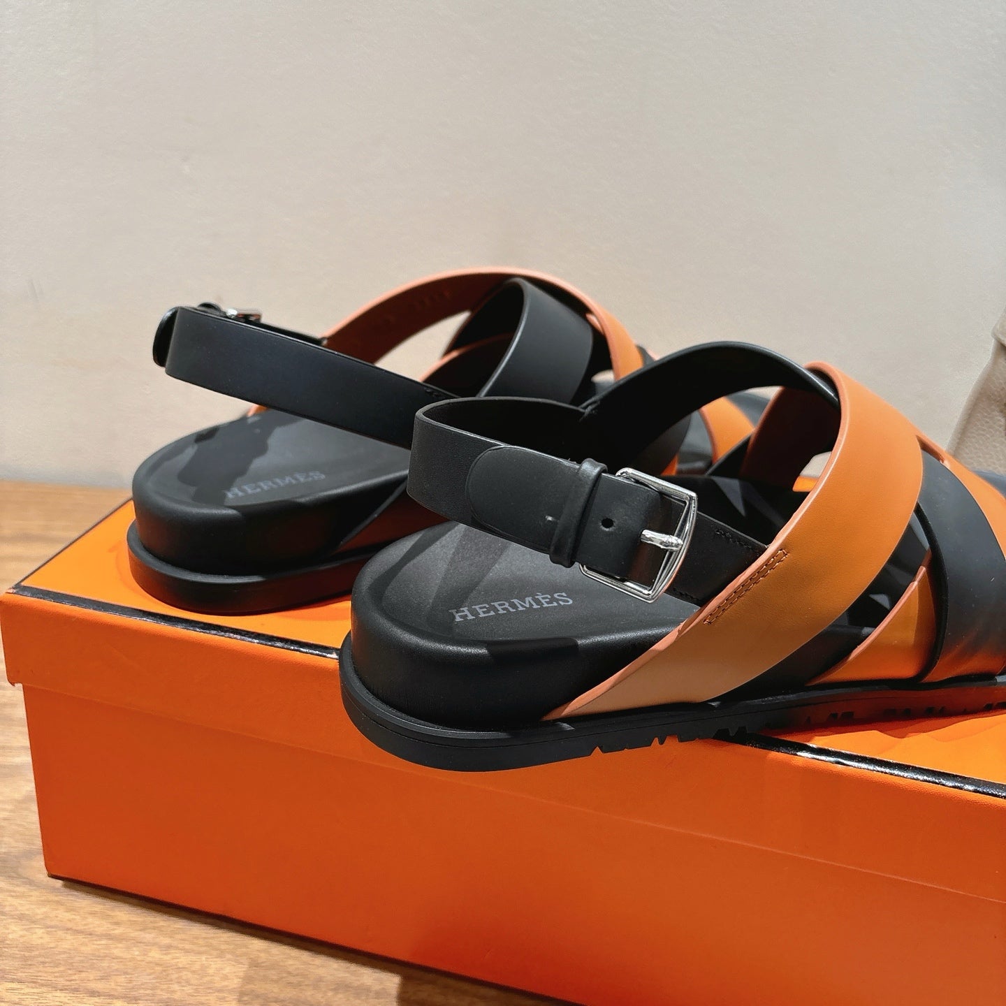 HM 25 Heracles Sandal Black Brown Calfskin
