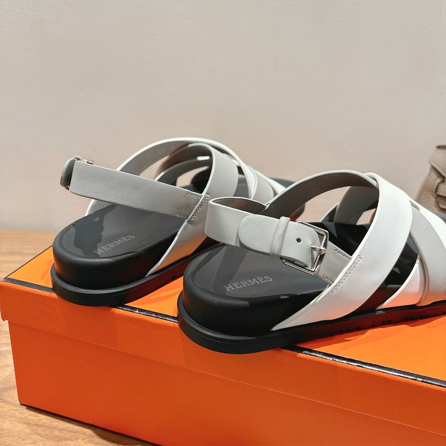 HM 25 Heracles Sandal White Grey Calfskin