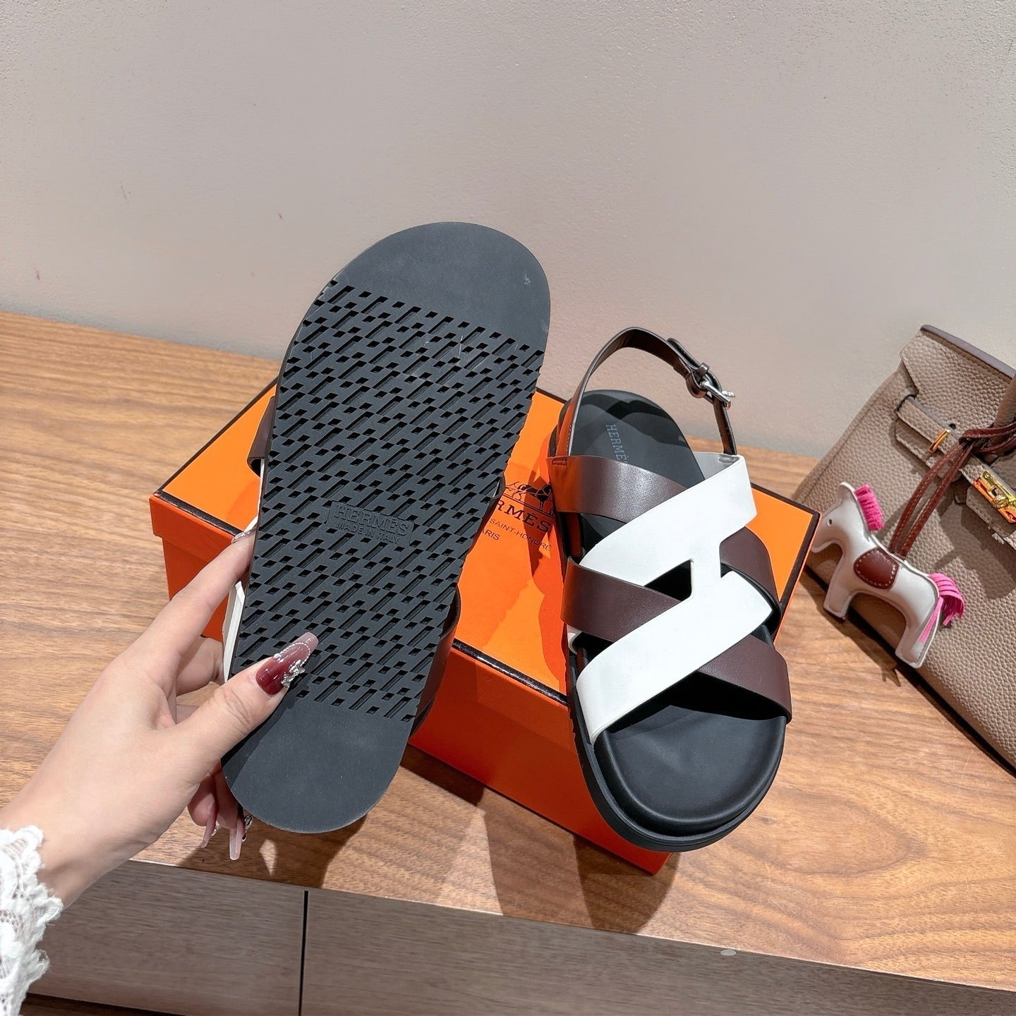 HM 25 Heracles Sandal White Burgundy Calfskin