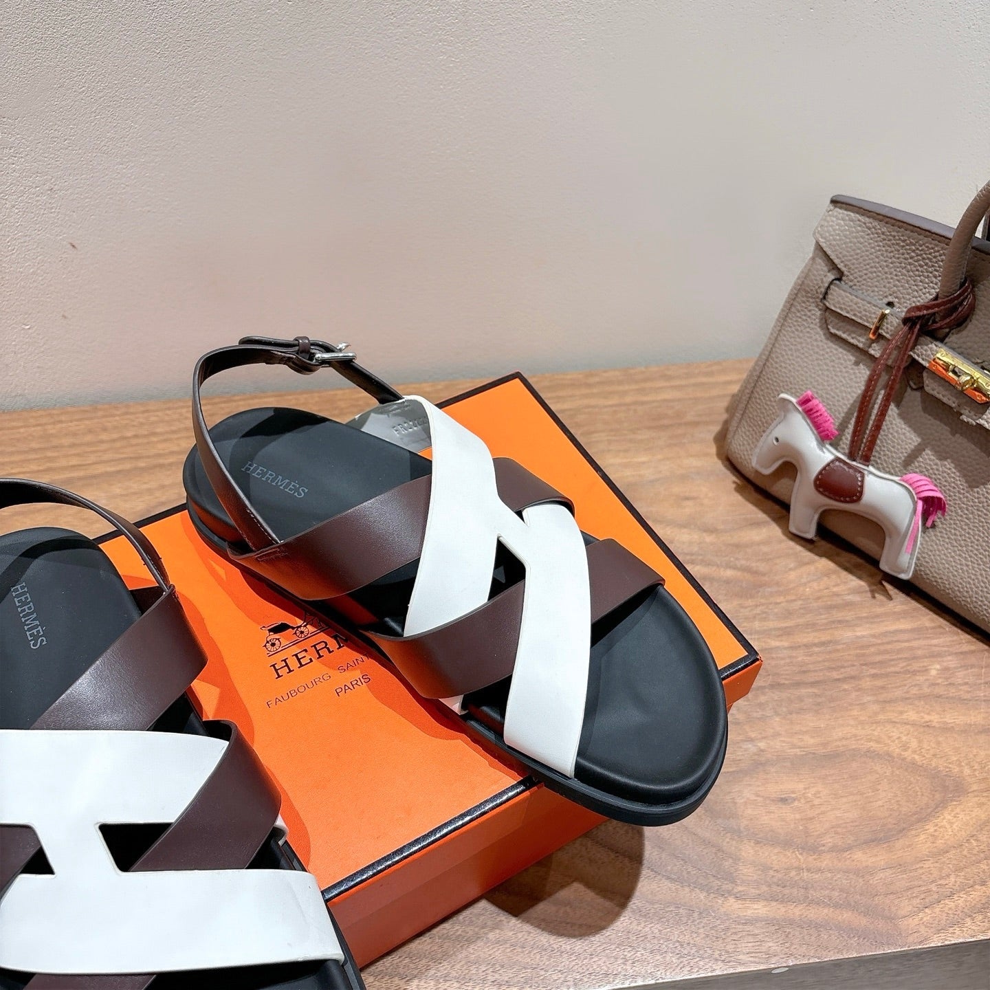 HM 25 Heracles Sandal White Burgundy Calfskin