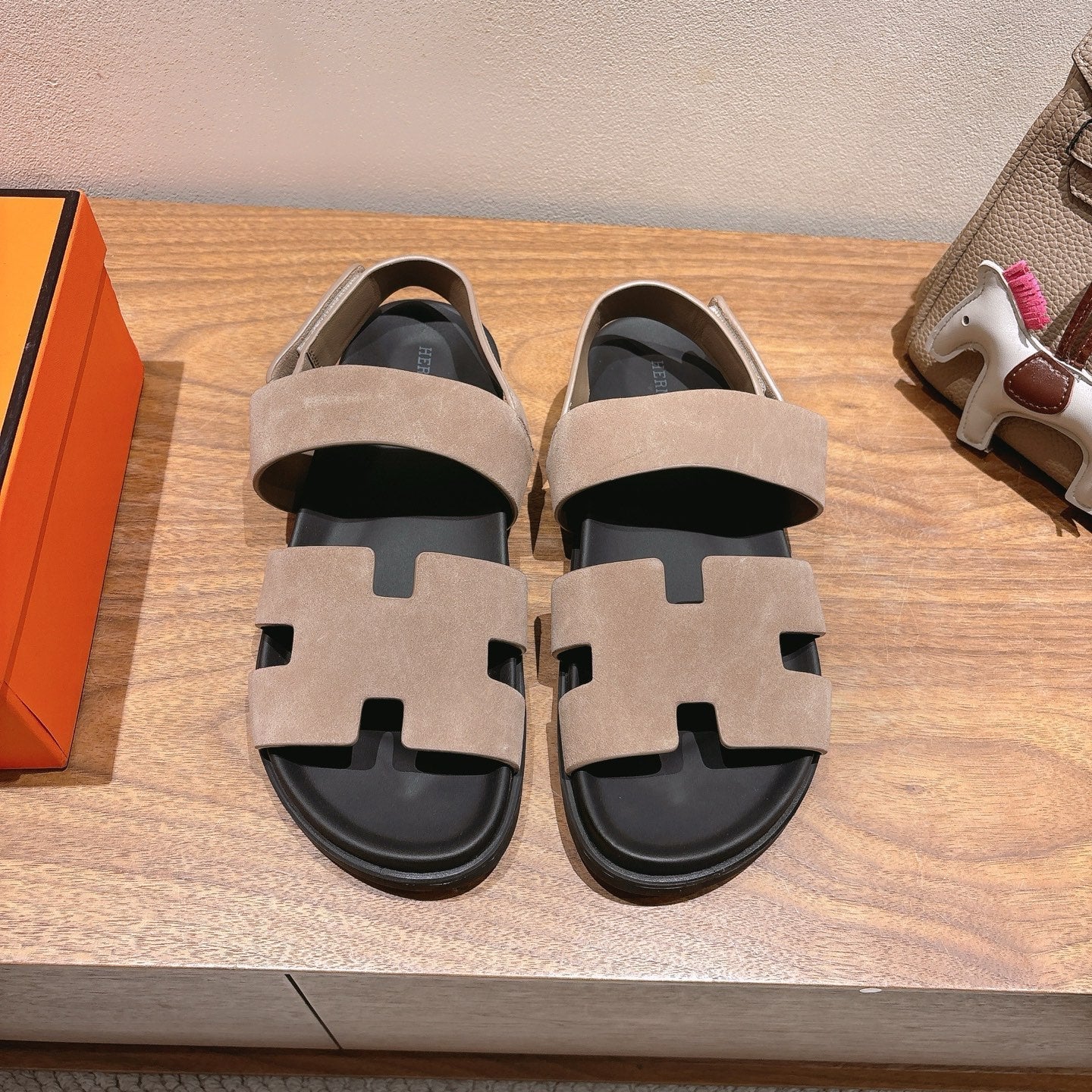 HM Men's 25 Genius Sandals Beige Suede 651346