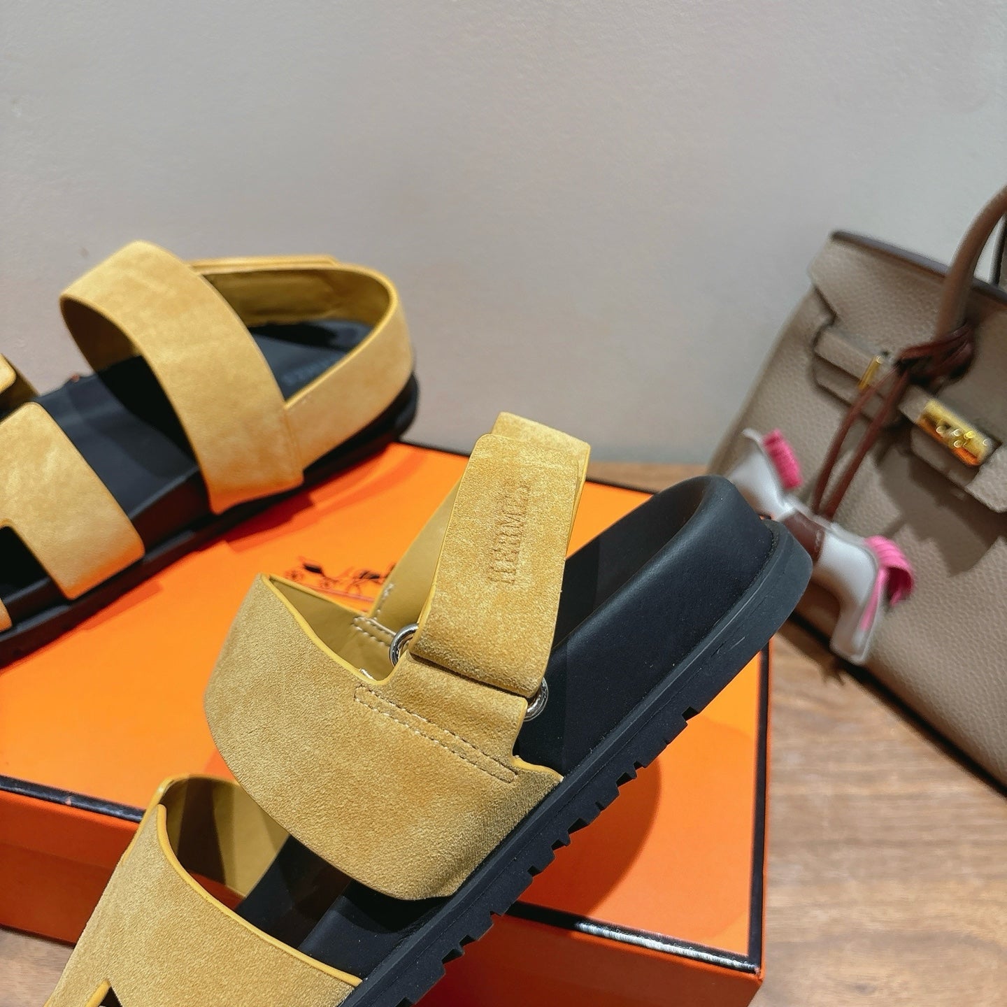 HM Men's 25 Genius Sandals Yellow Suede 651351