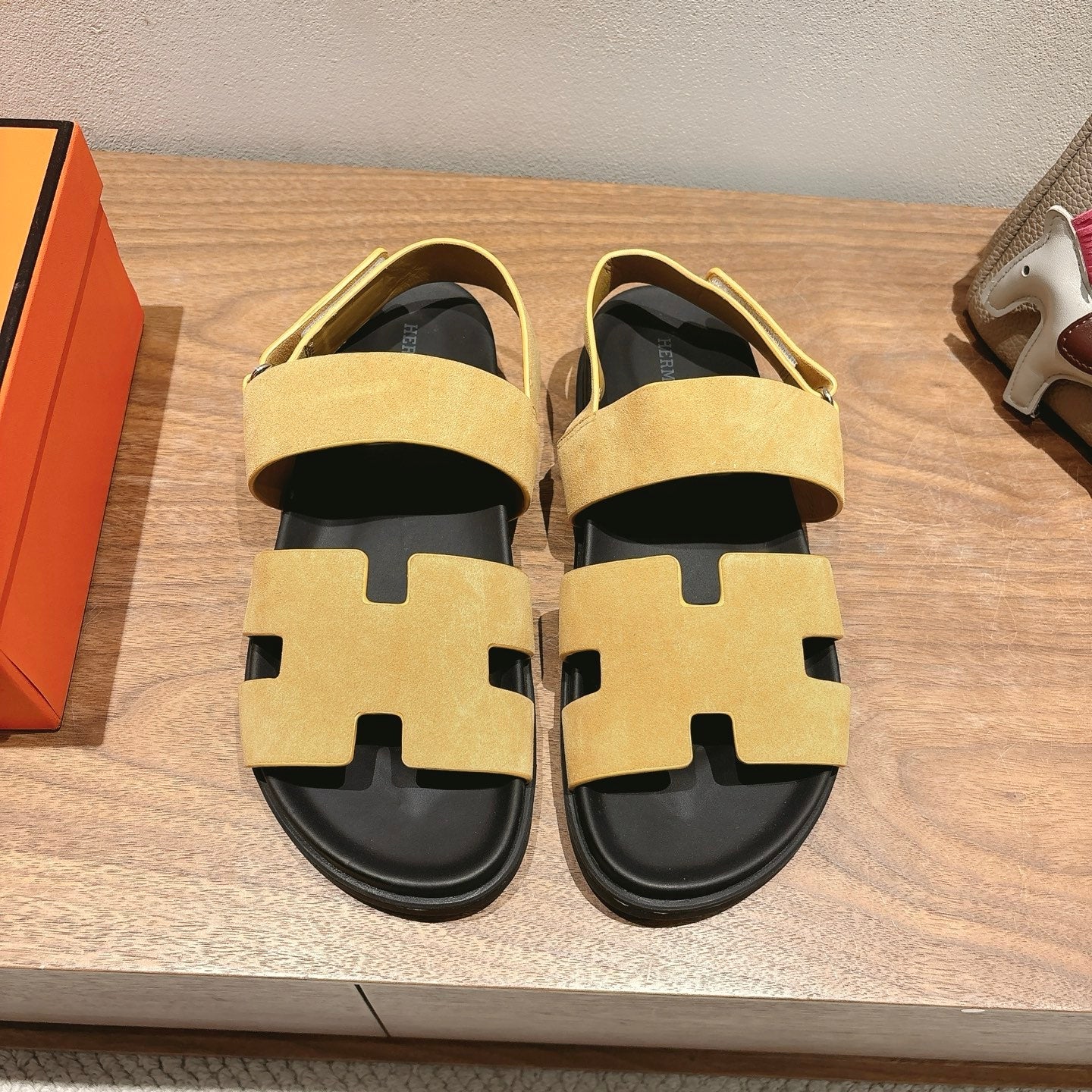 HM Men's 25 Genius Sandals Yellow Suede 651351