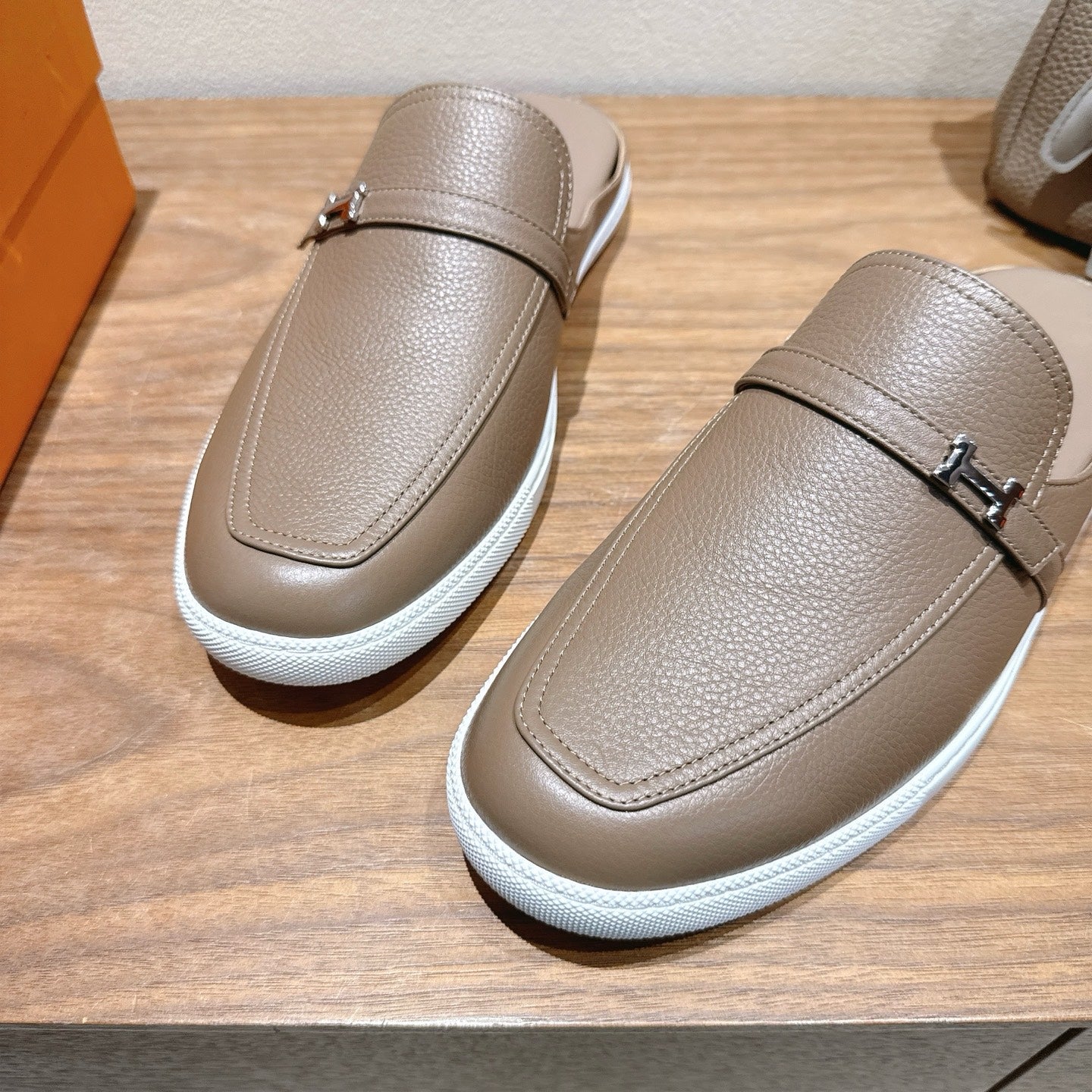 HM Men's 25 Likely Mule Brown Cowhide 691637