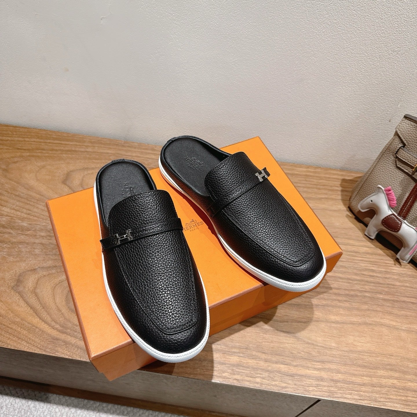 HM Men's 25 Likely Mule Black Cowhide 691640