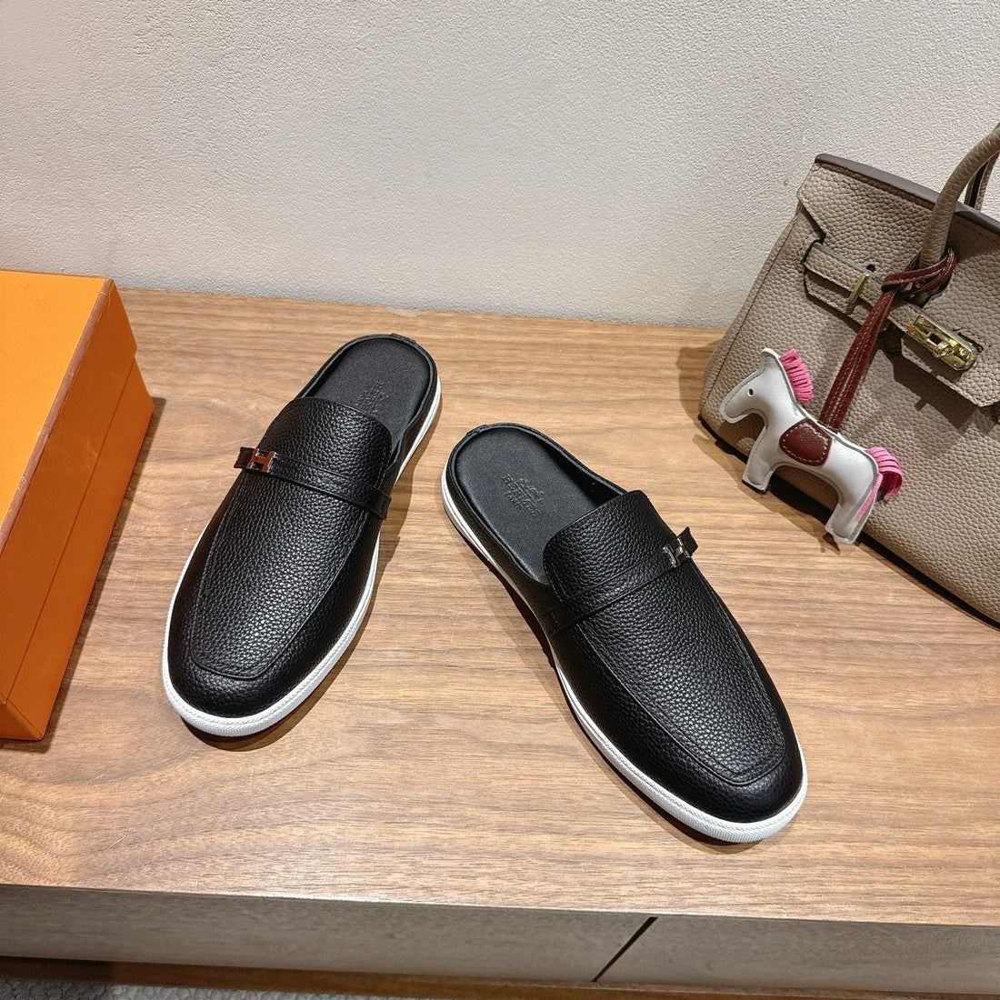 HM Men's 25 Likely Mule Black Cowhide 691640