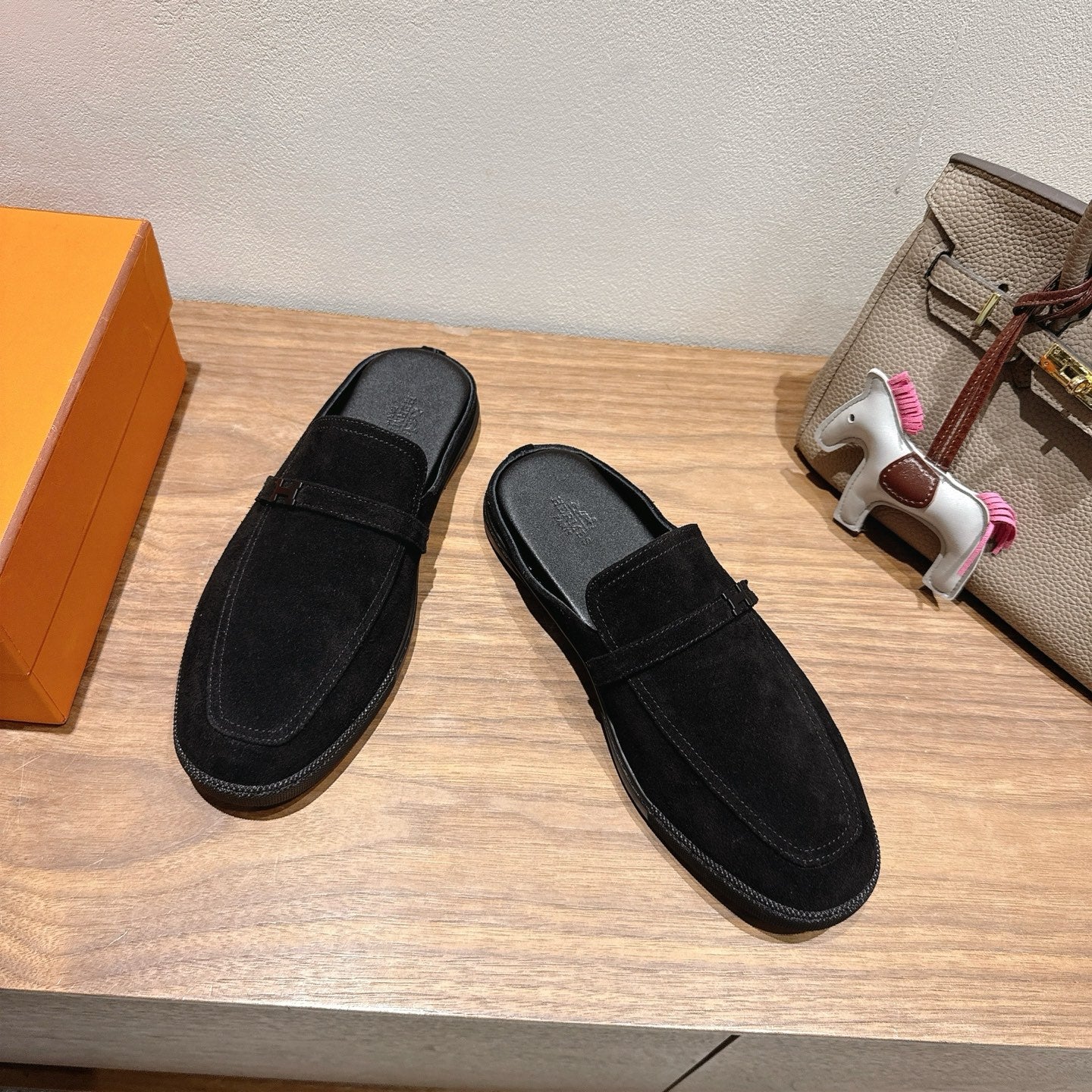 HM Men's 25 Likely Mule Black Suede 691645