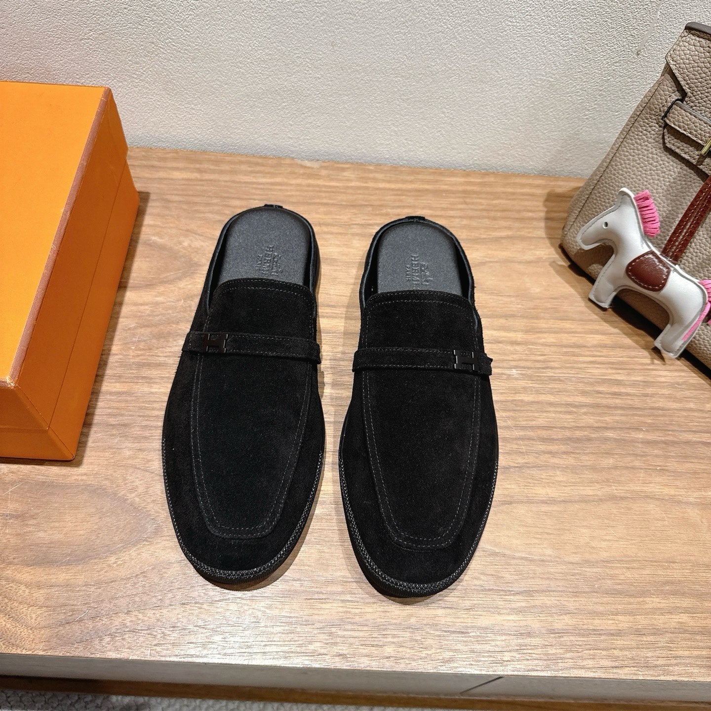 HM Men's 25 Likely Mule Black Suede 691645