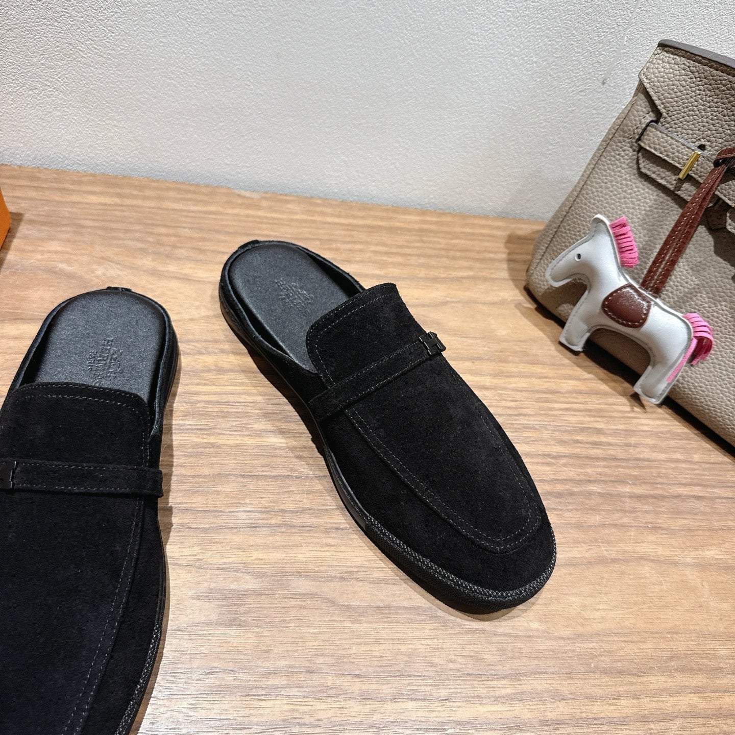 HM Men's 25 Likely Mule Black Suede 691645