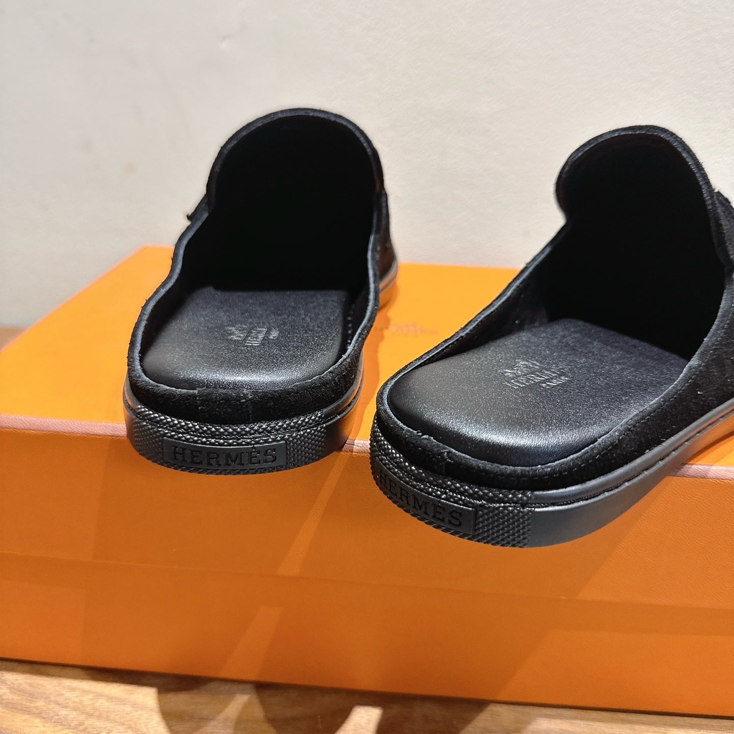 HM Men's 25 Likely Mule Black Suede 691645