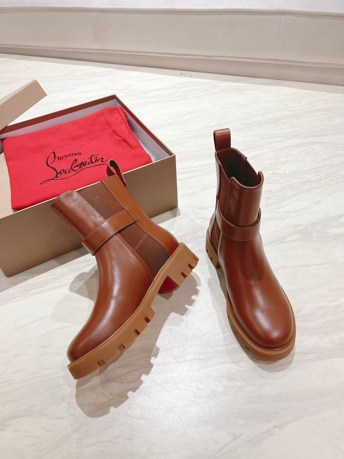 CL 25C Chelsea Booty Lug Chocolate  Calf Leather 167687