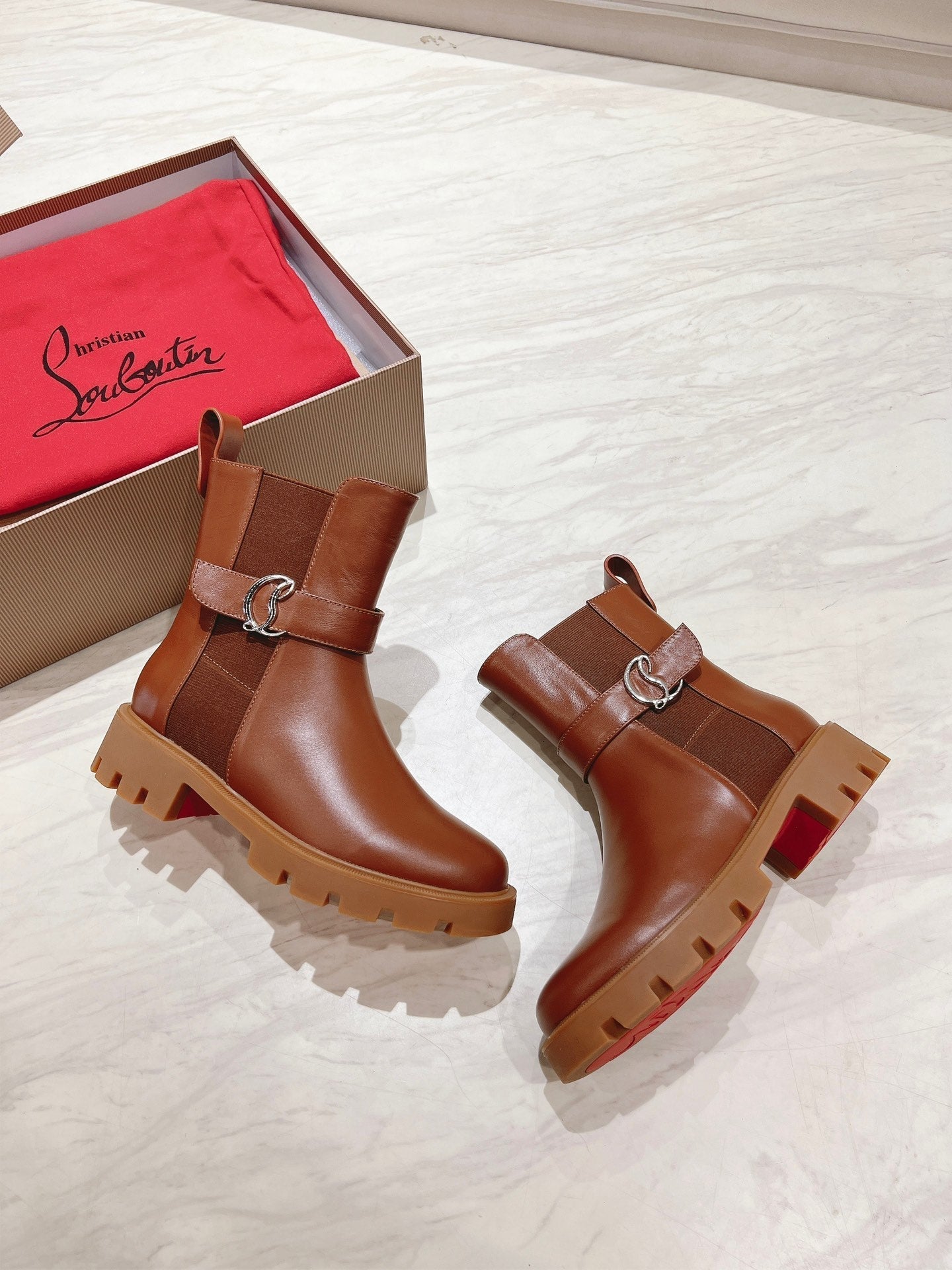 CL 25C Chelsea Booty Lug Chocolate  Calf Leather 167687
