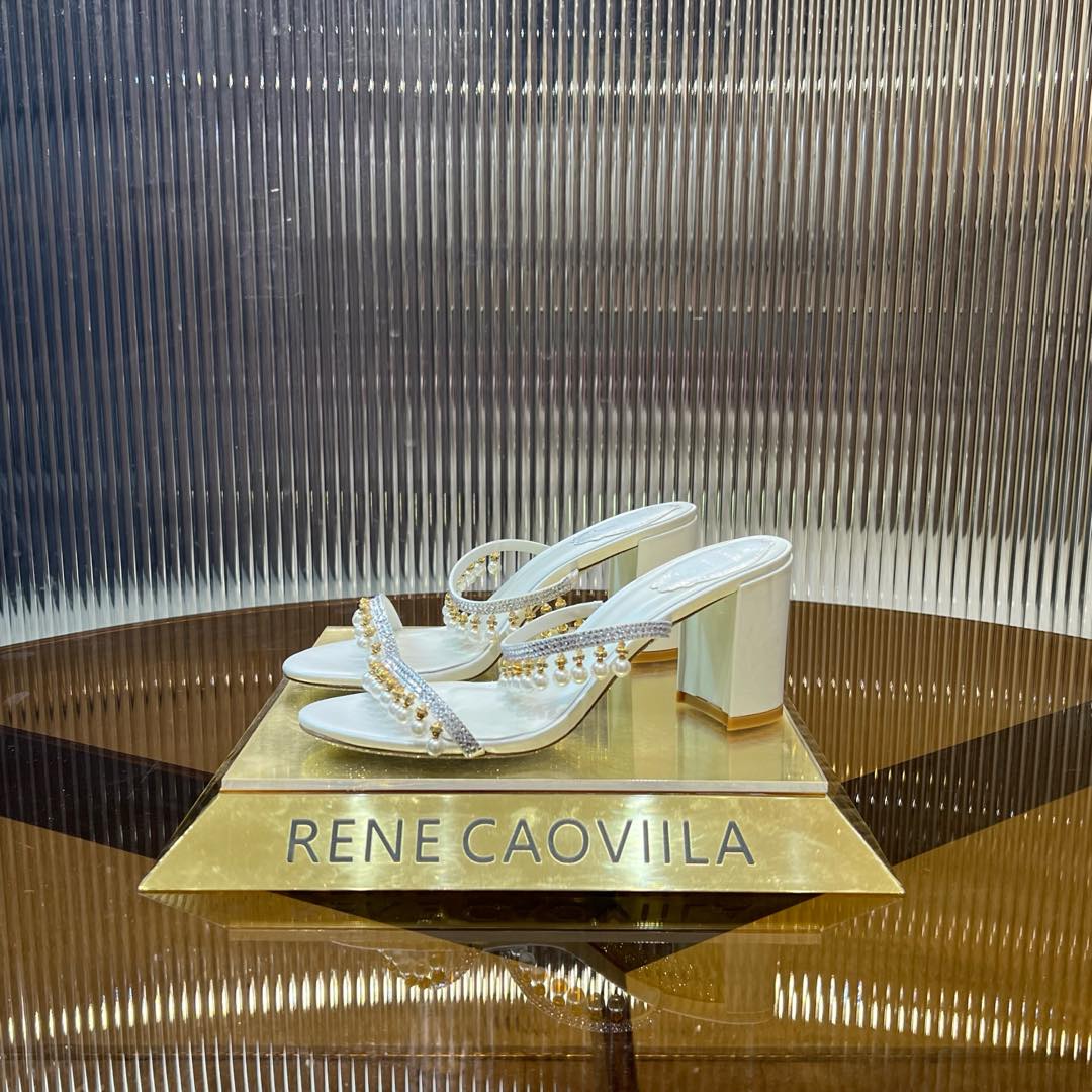 RC Gold Buckle Pearl Crystal Lamp Pendant Sandals 7.5 White Sheepskin 175000