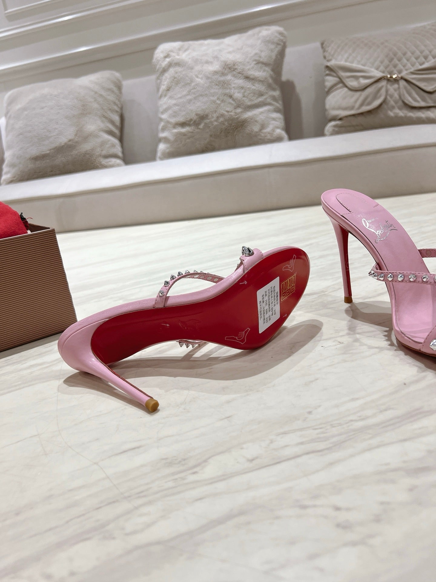 CL 25 Cross-Strap Slippers Pink Gloss Calf Patent Leather Rivets 314922
