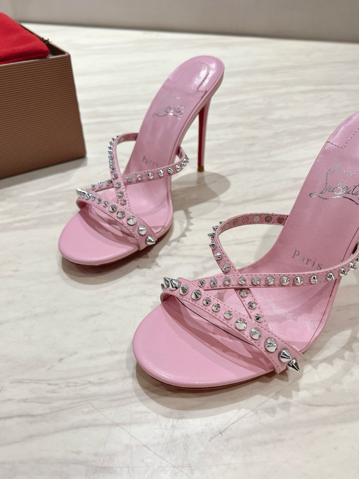 CL 25 Cross-Strap Slippers Pink Gloss Calf Patent Leather Rivets 314922