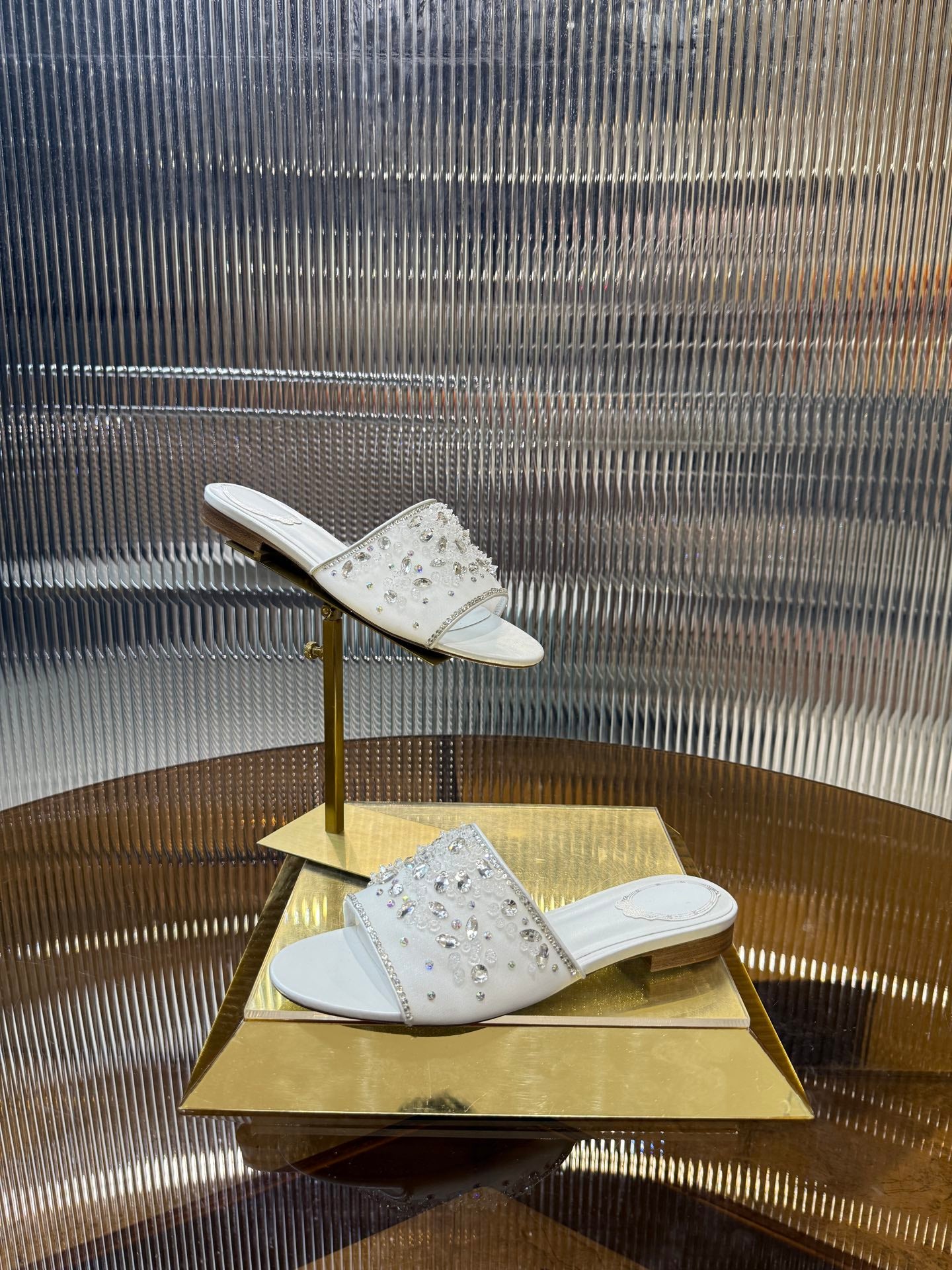 RC 25C Butterfly Flower Sandals Slippers White Sheepskin Rhinestone 275764