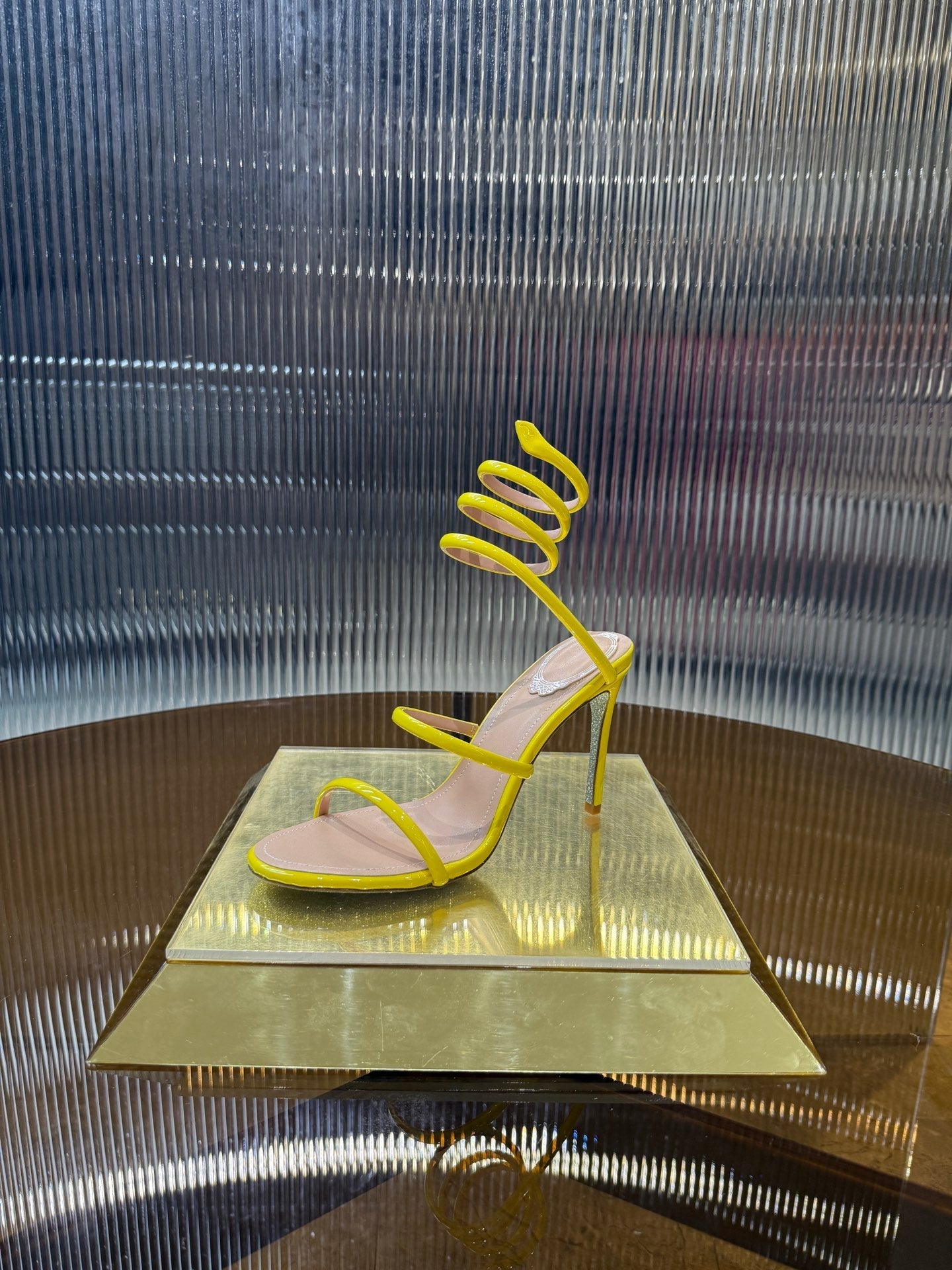 RC 25C Snake-Shaped Sandals 9.5cm Yellow Sheepskin 310625