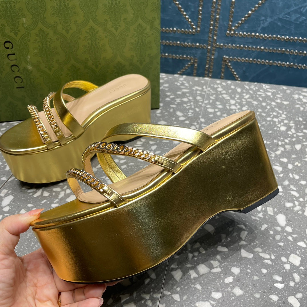 HIGH WEDGE PLATFORM IN GOLD CALFSKIN WITH GOLD HARDWARE