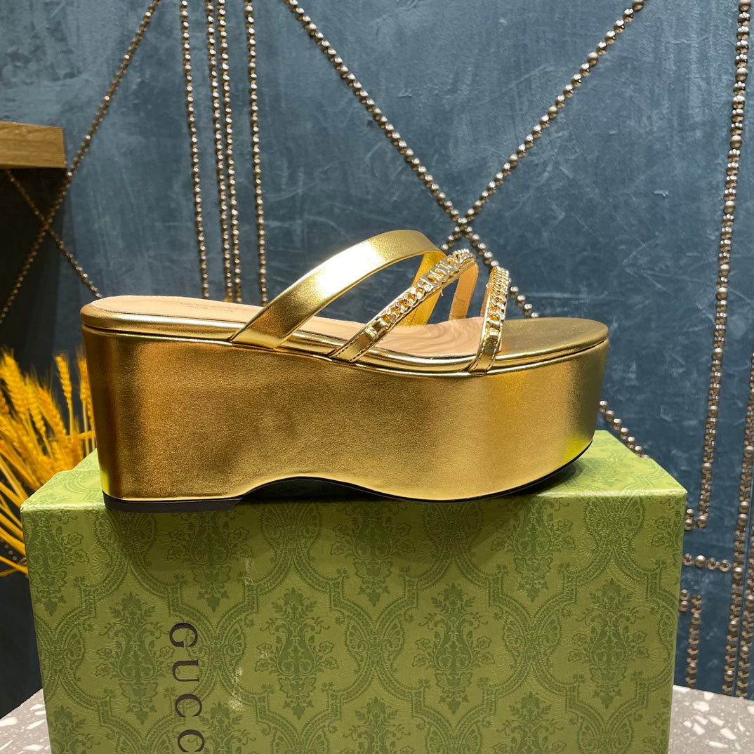 HIGH WEDGE PLATFORM IN GOLD CALFSKIN WITH GOLD HARDWARE