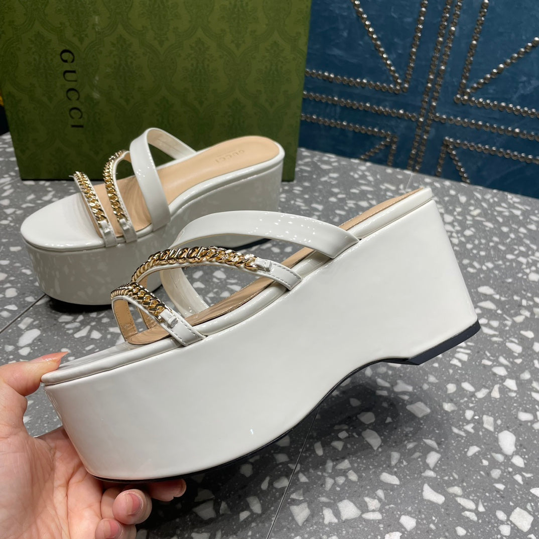 HIGH WEDGE PLATFORM IN WHITE CALFSKIN WITH GOLD HARDWARE