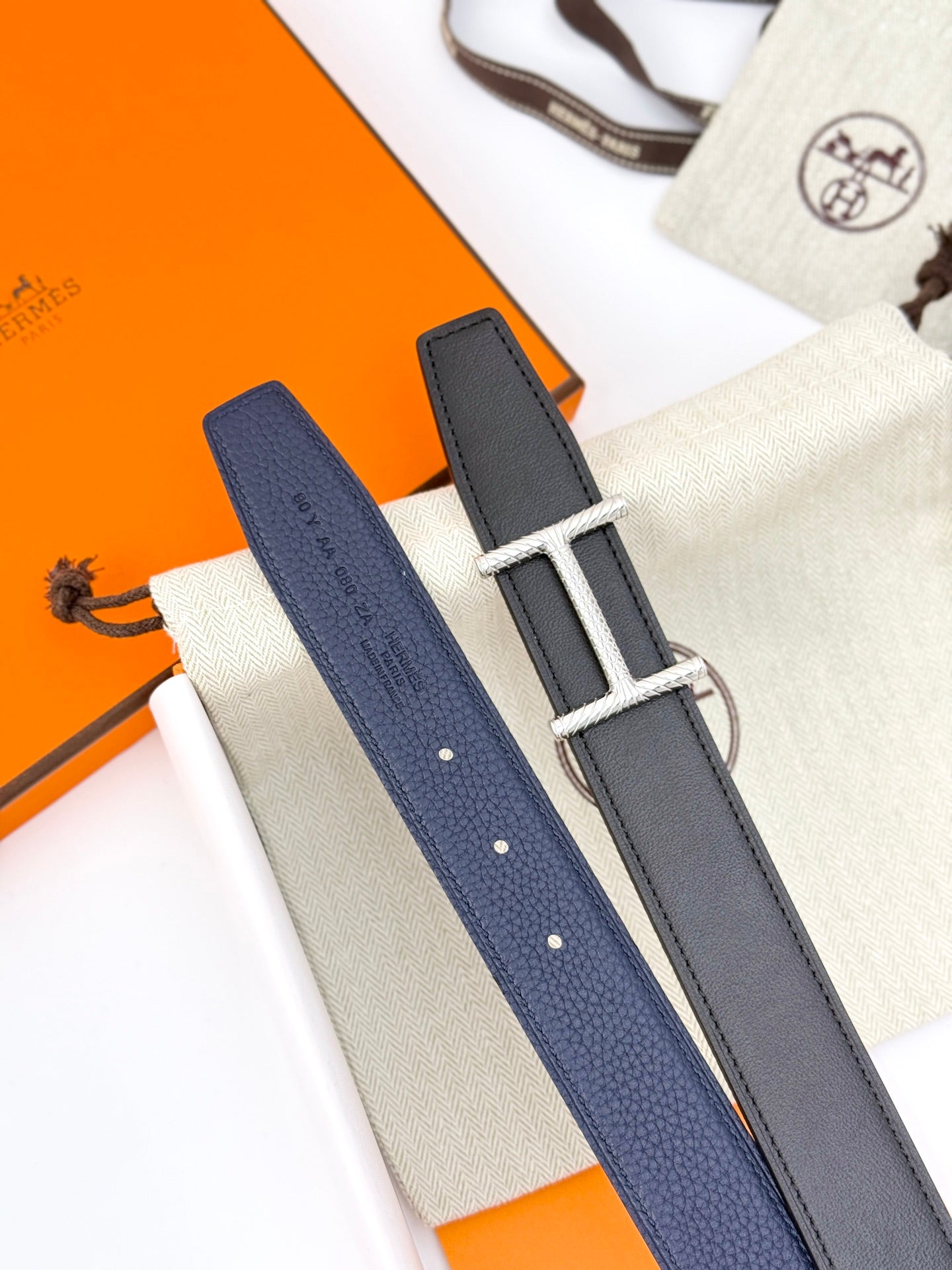 HM 32mm Hisseo belt & Reversible Navy Blue leather 186452