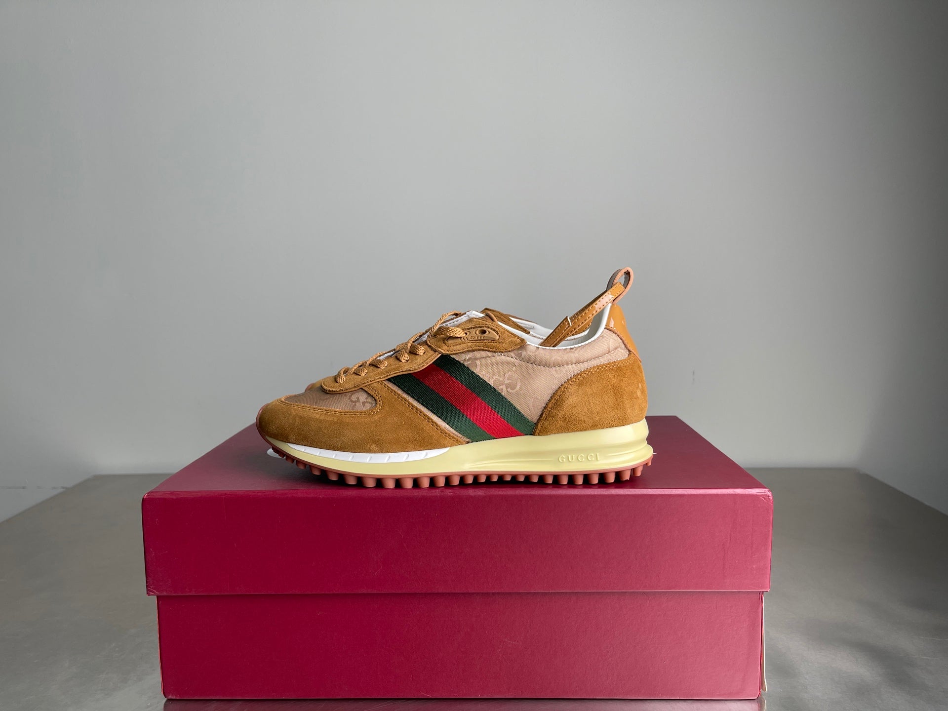 GG Men's Re-Motion Sneaker Brown Suede Canvas 735531