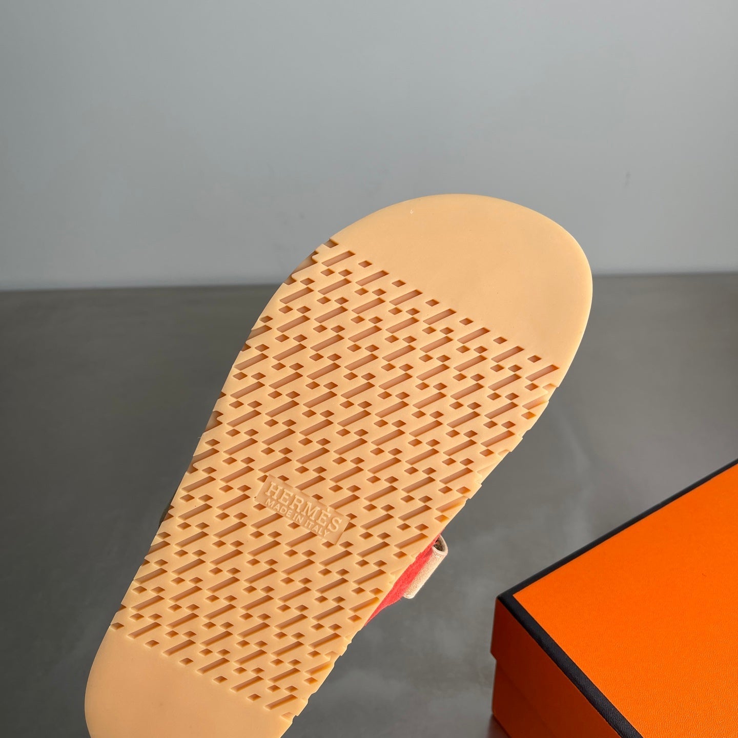 HM Men's Chypre Sandals Red Beige Suede 741433