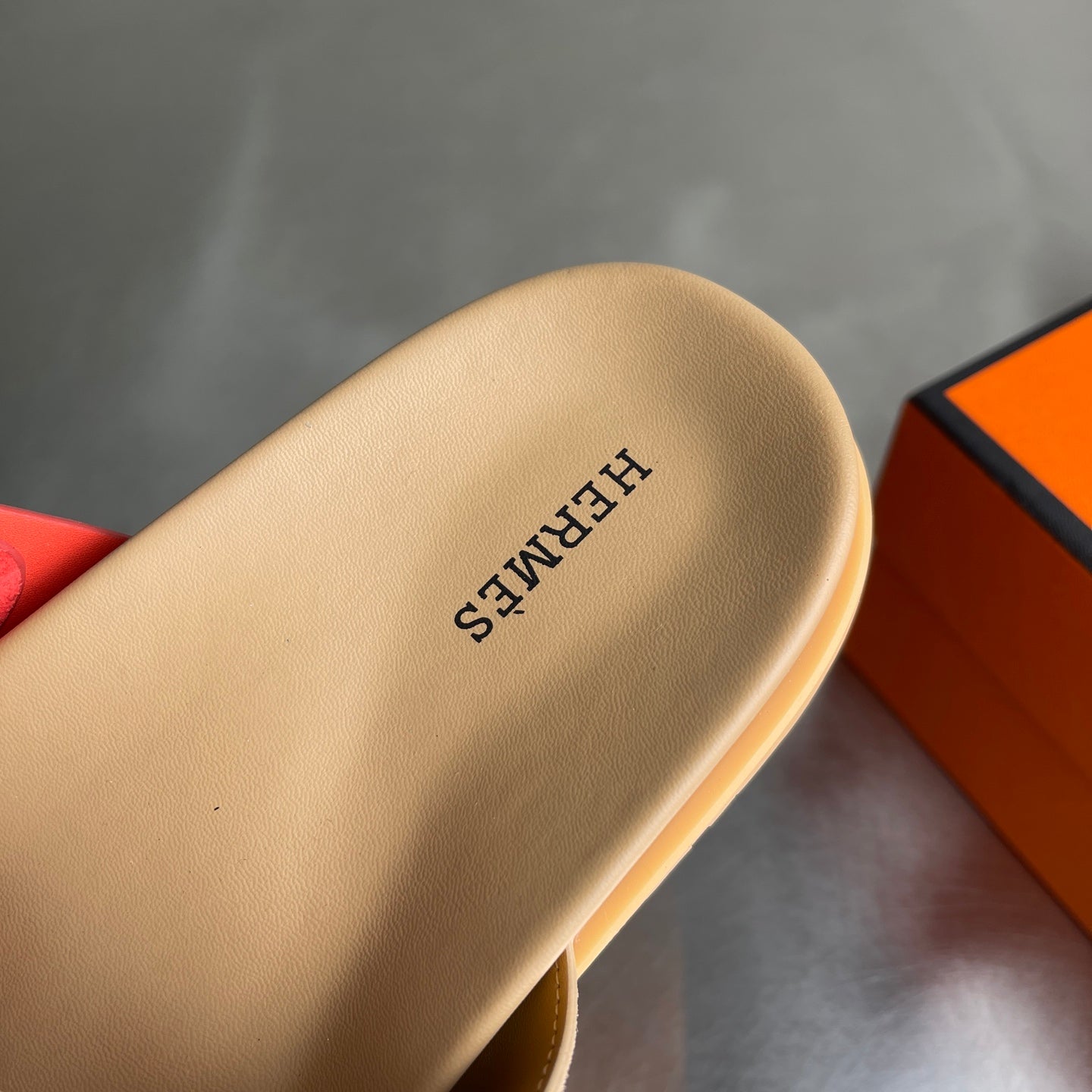 HM Men's Chypre Sandals Red Beige Suede 741433