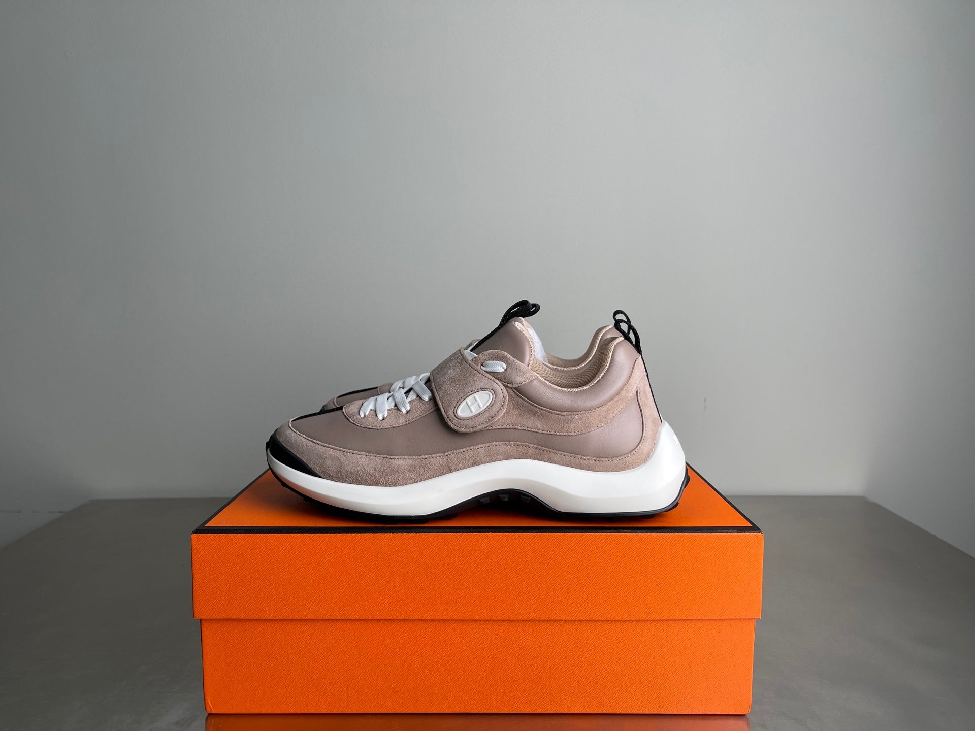 HM Men's Loop Sneaker Beige Calfskin Suede 741459