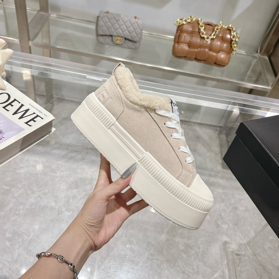 CC Sneaker Light Beige Suede With Wool Lining  944557