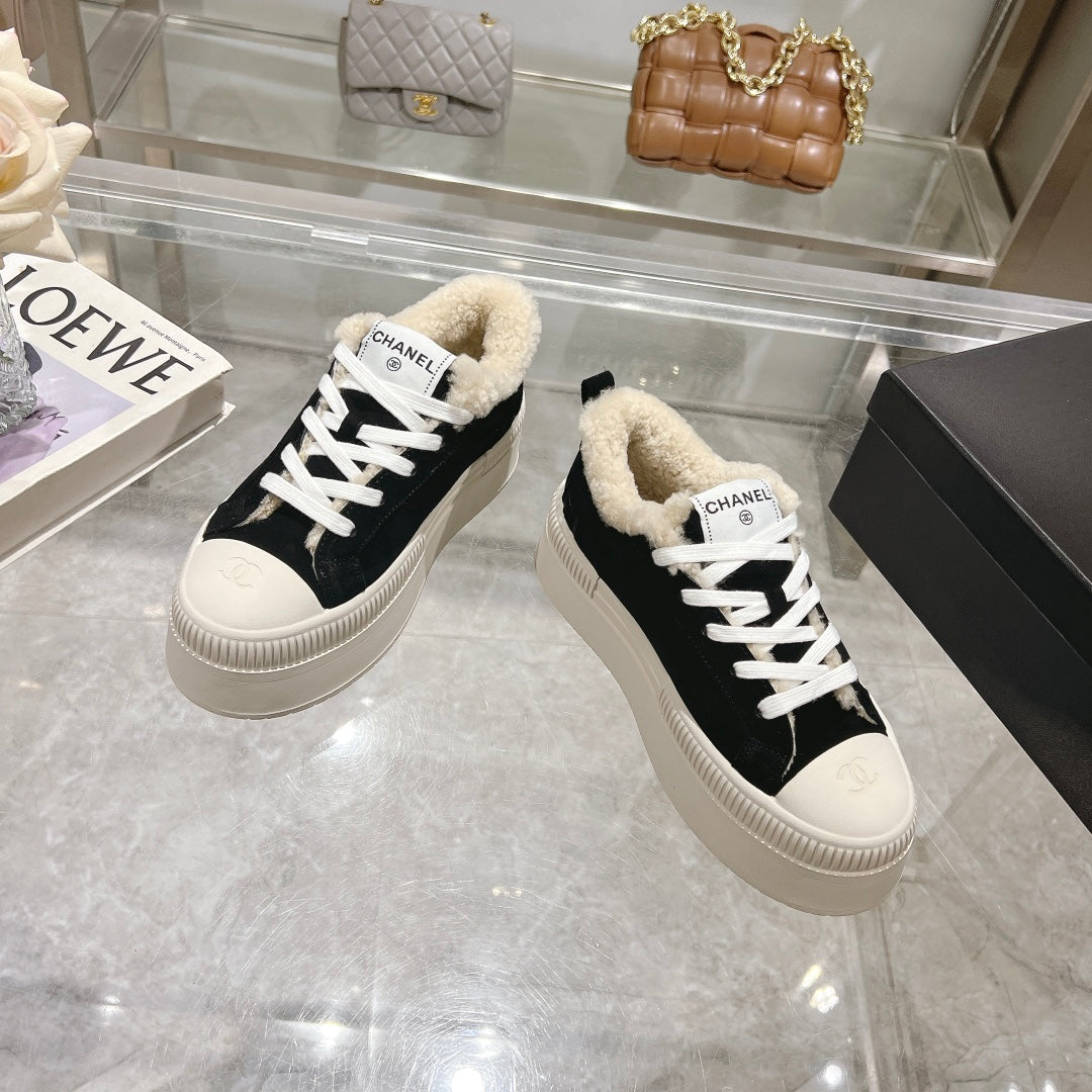 CC Sneaker Black Suede With Wool Lining 944560