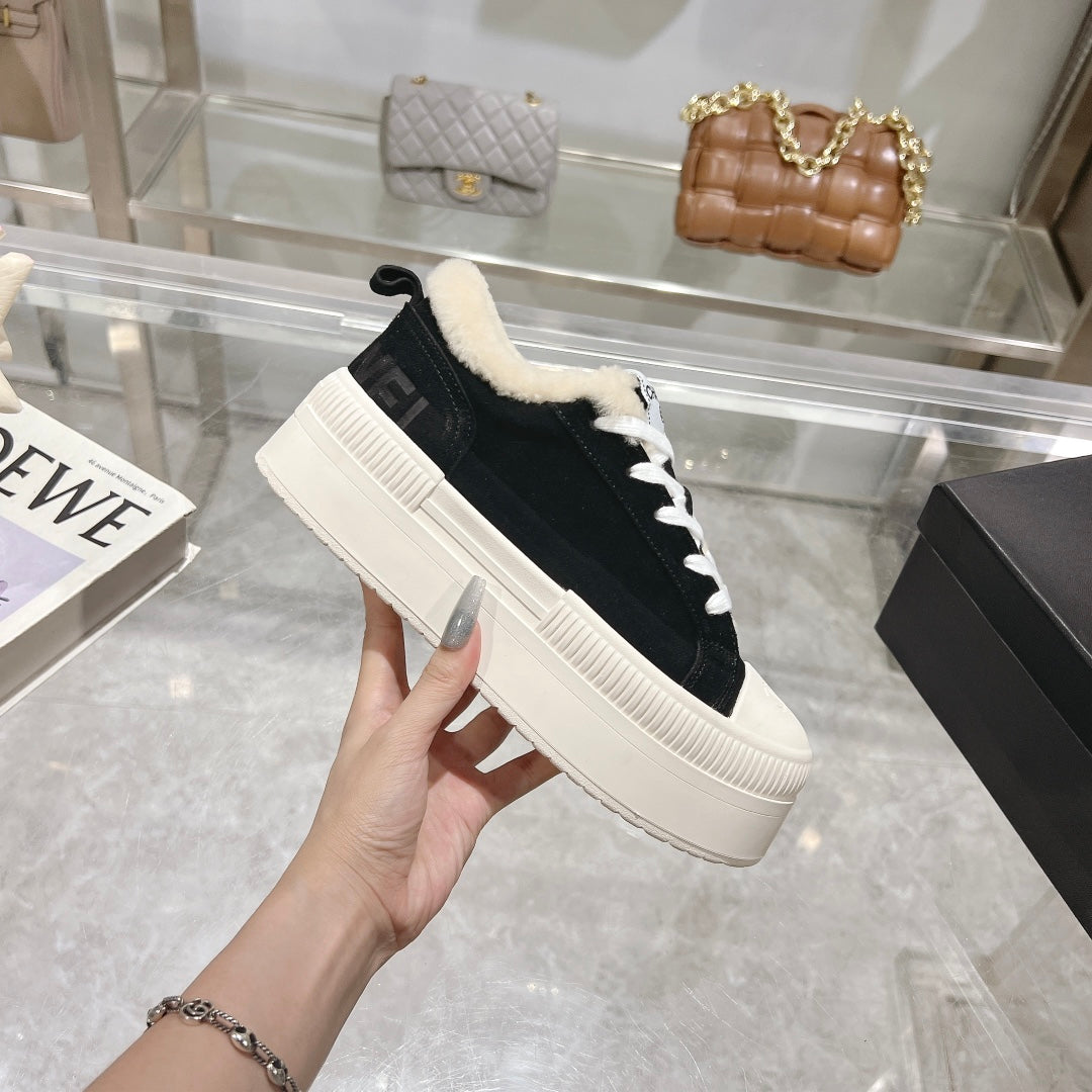 CC Sneaker Black Suede With Wool Lining 944560