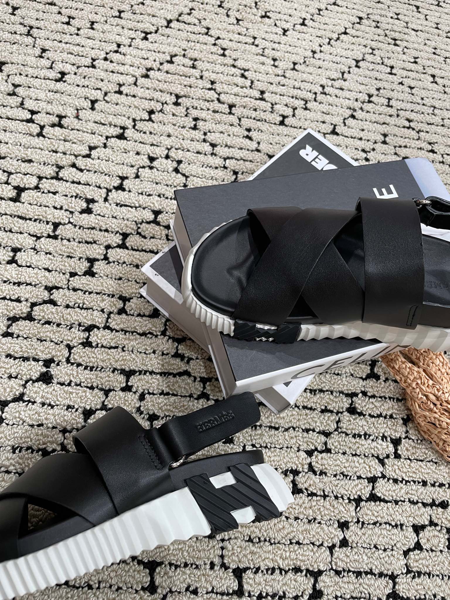 ELECTRIC SANDAL BLACK CALFSKIN