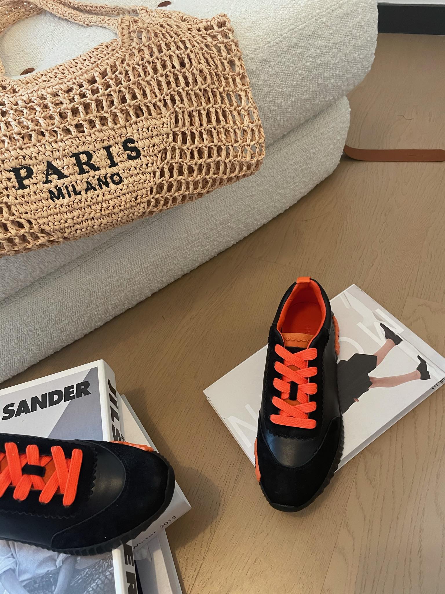 BOUNCING SNEAKERS BLACK CALFSKIN WITH ORANGE LACES