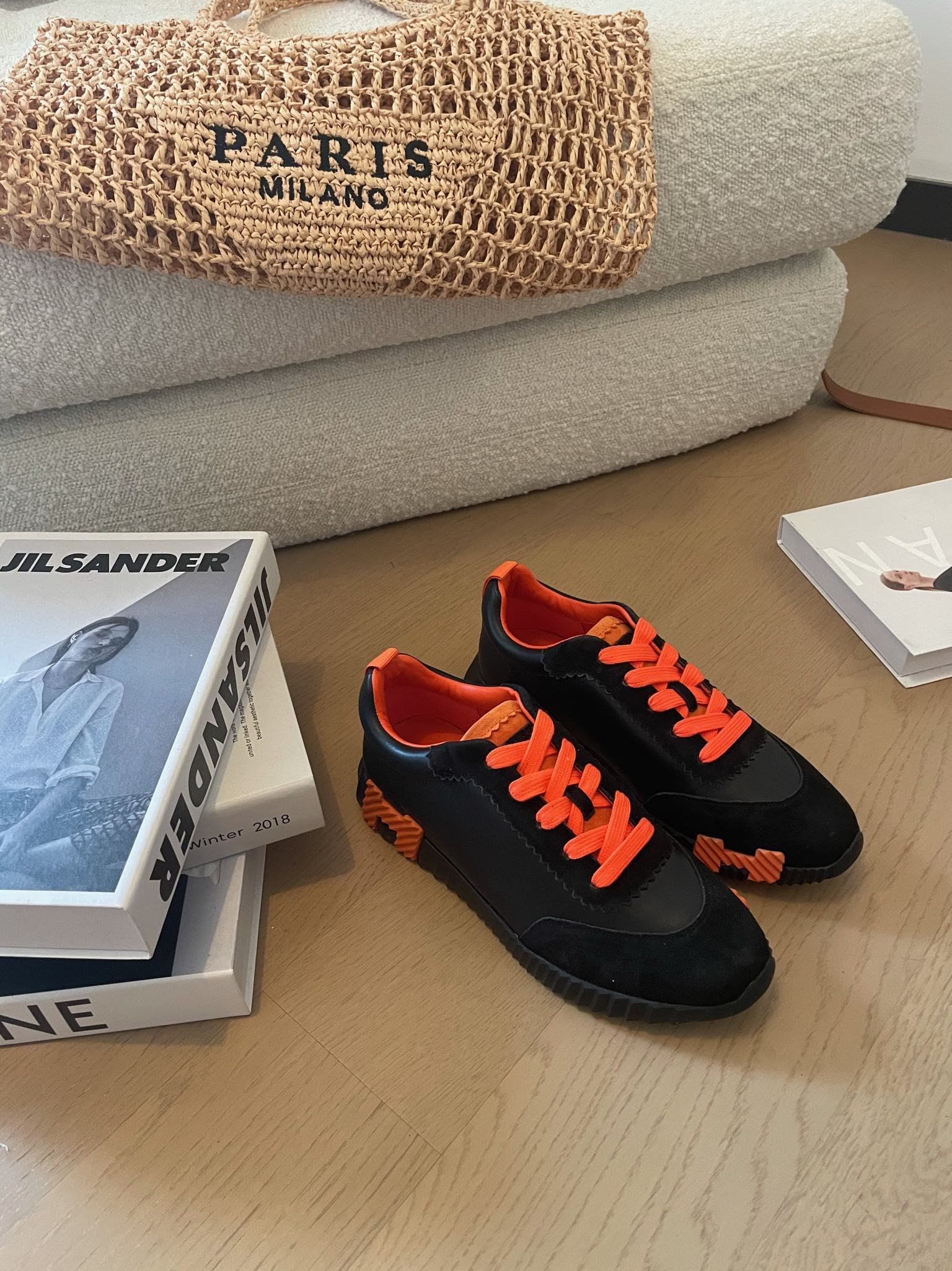 BOUNCING SNEAKERS BLACK CALFSKIN WITH ORANGE LACES