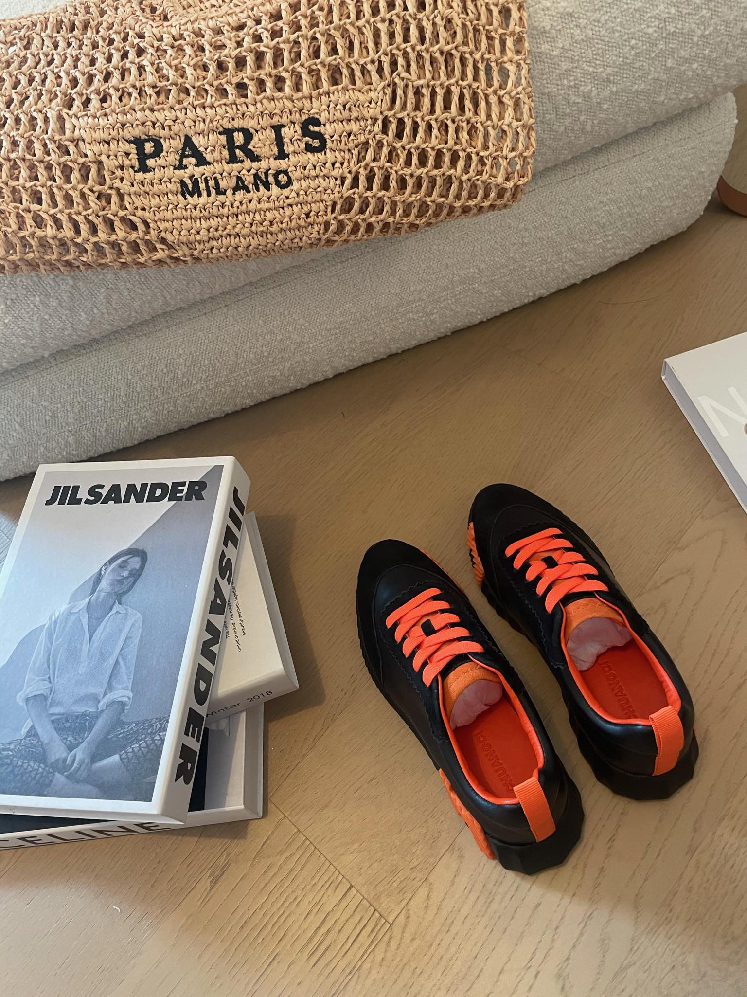 BOUNCING SNEAKERS BLACK CALFSKIN WITH ORANGE LACES