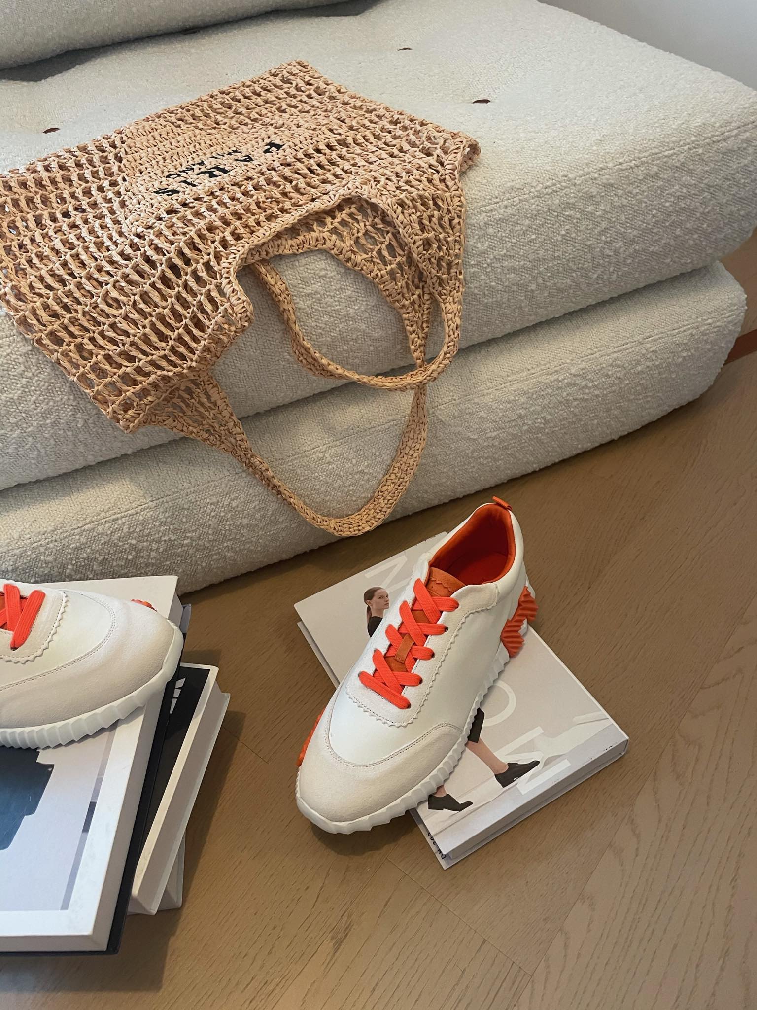 BOUNCING SNEAKERS WHITE CALFSKIN WITH ORANGE LACES