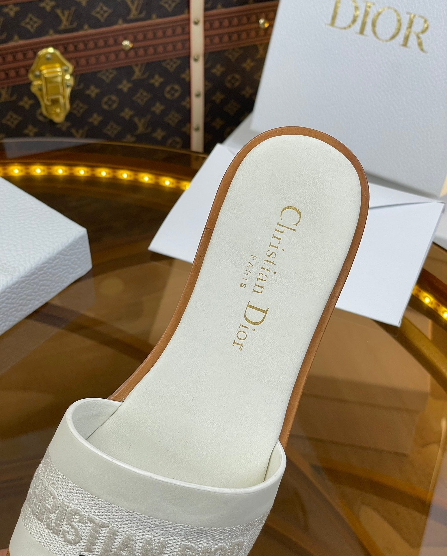 cd slide white calfskin embroidered cotton