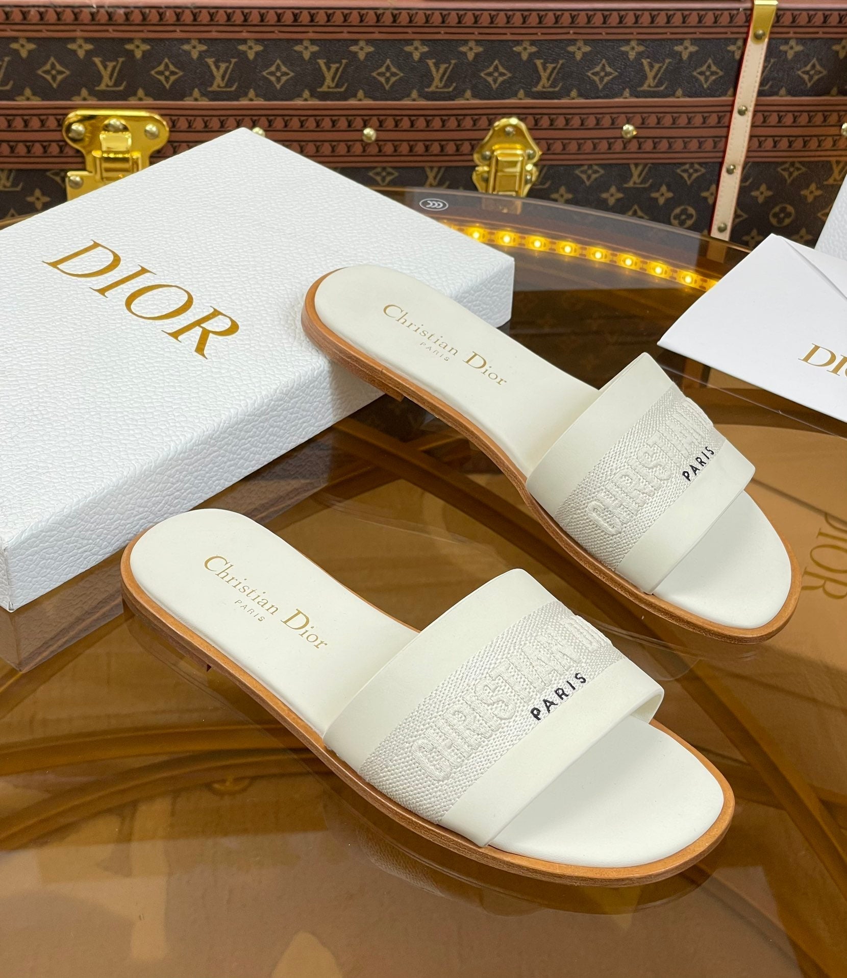 cd slide white calfskin embroidered cotton